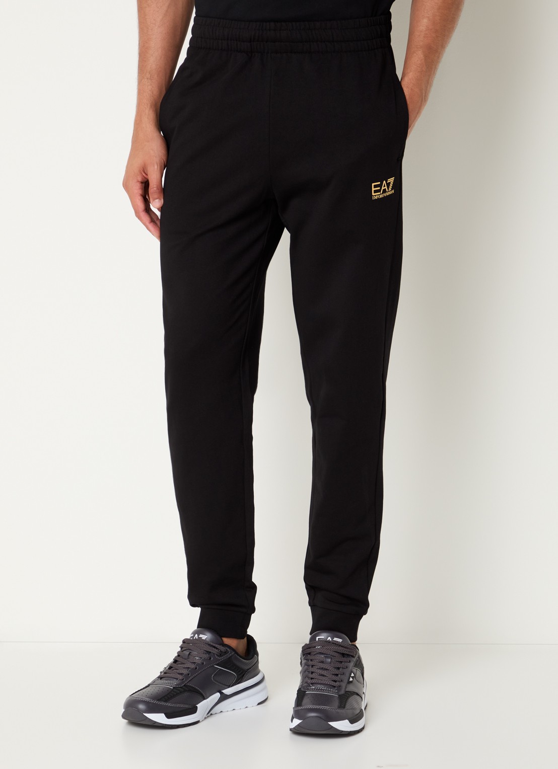Armani Slim fit joggingbroek met logo en steekzakken - detail zwart