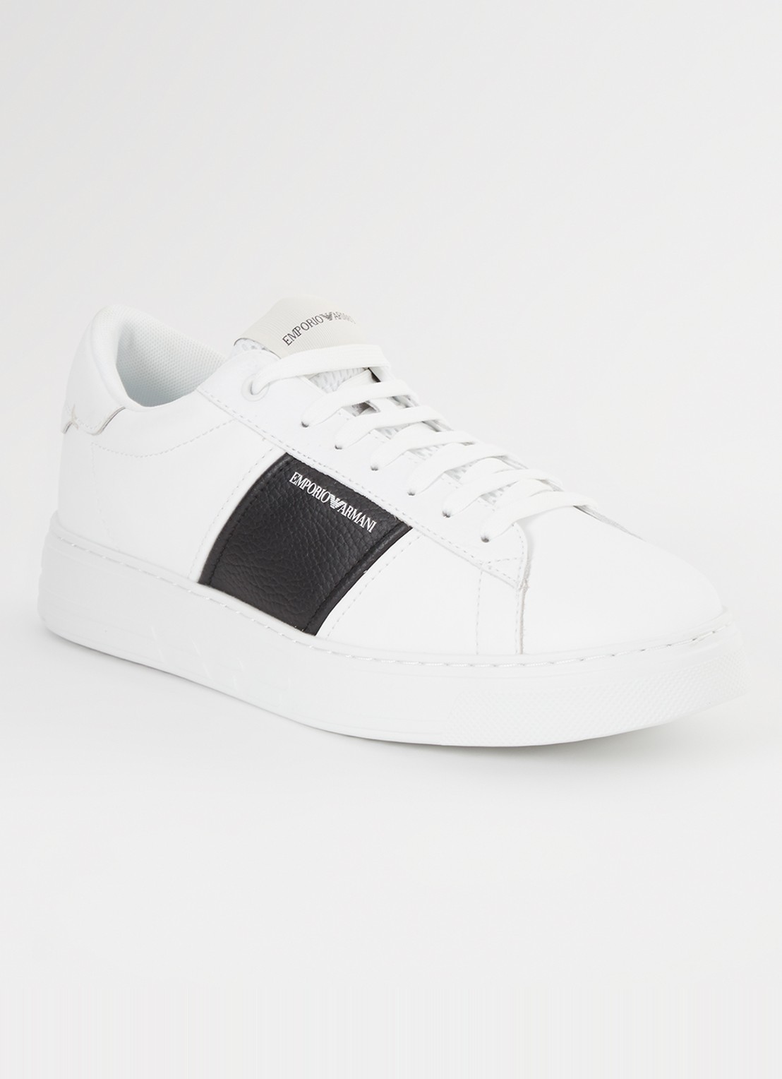 Armani Sneaker met logo van leer  - voorkant 4 zwart