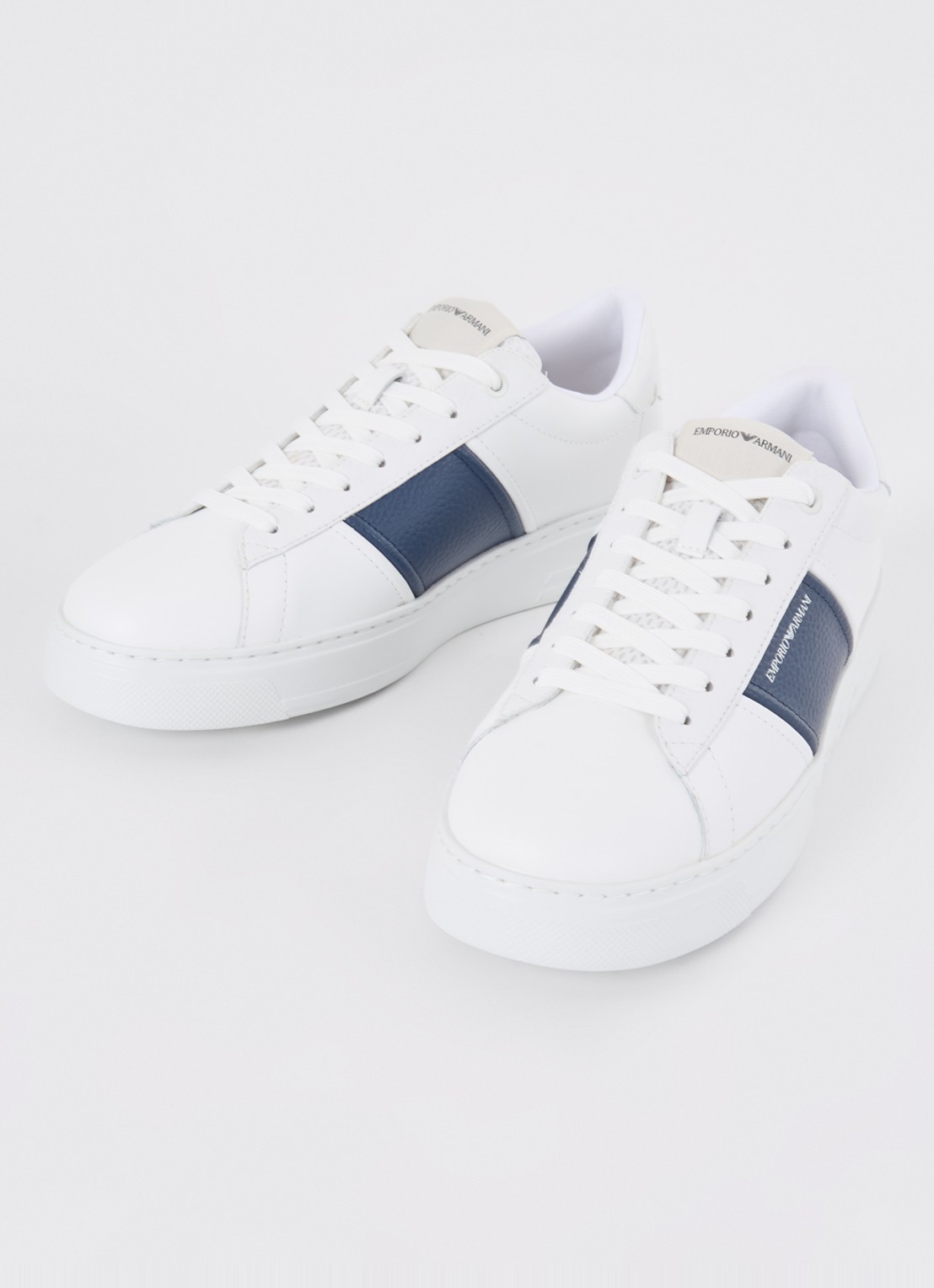 Armani Sneaker met logo van leer  - detail 3 gebroken wit