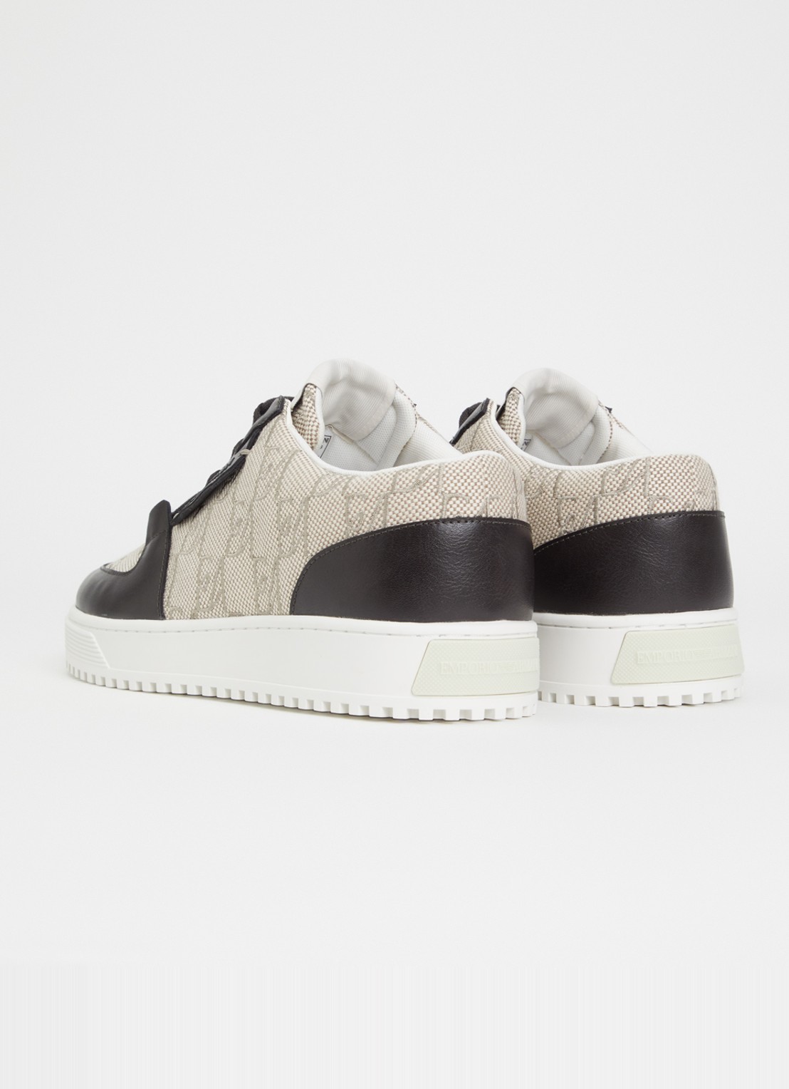 Armani Sneaker met logoprint - achterkant beige
