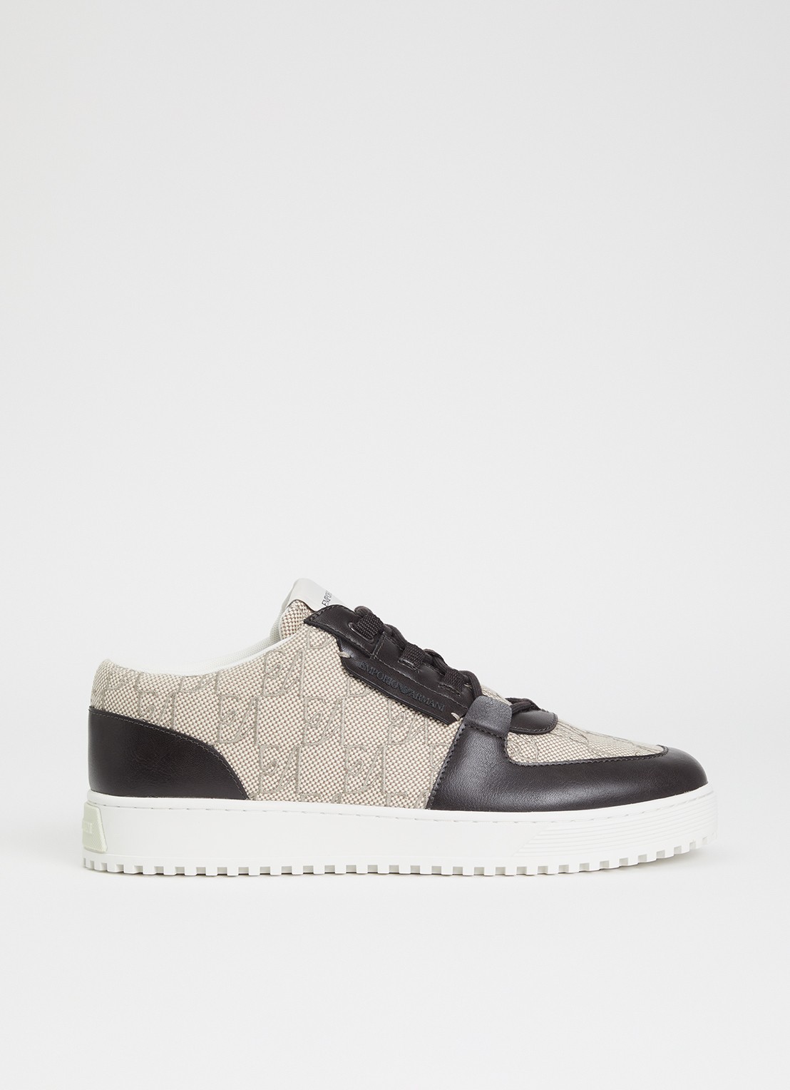 Armani Sneaker met logoprint - voorkant 5 beige
