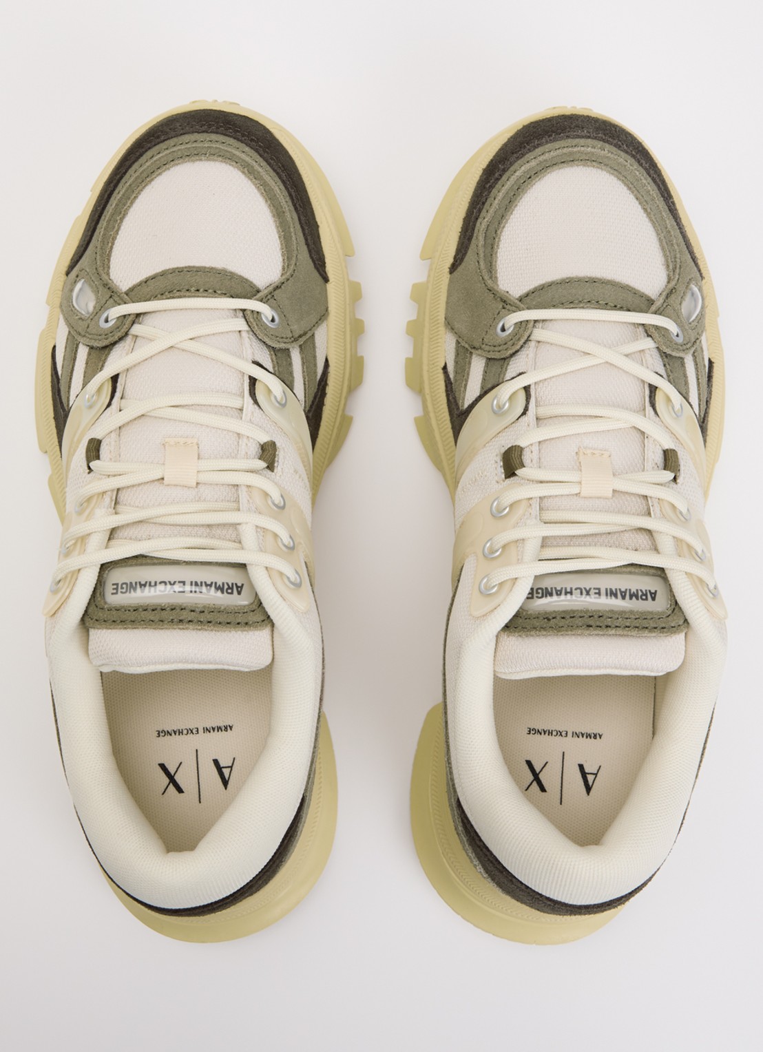 Armani Sneaker met suéde details  - detail 3 creme