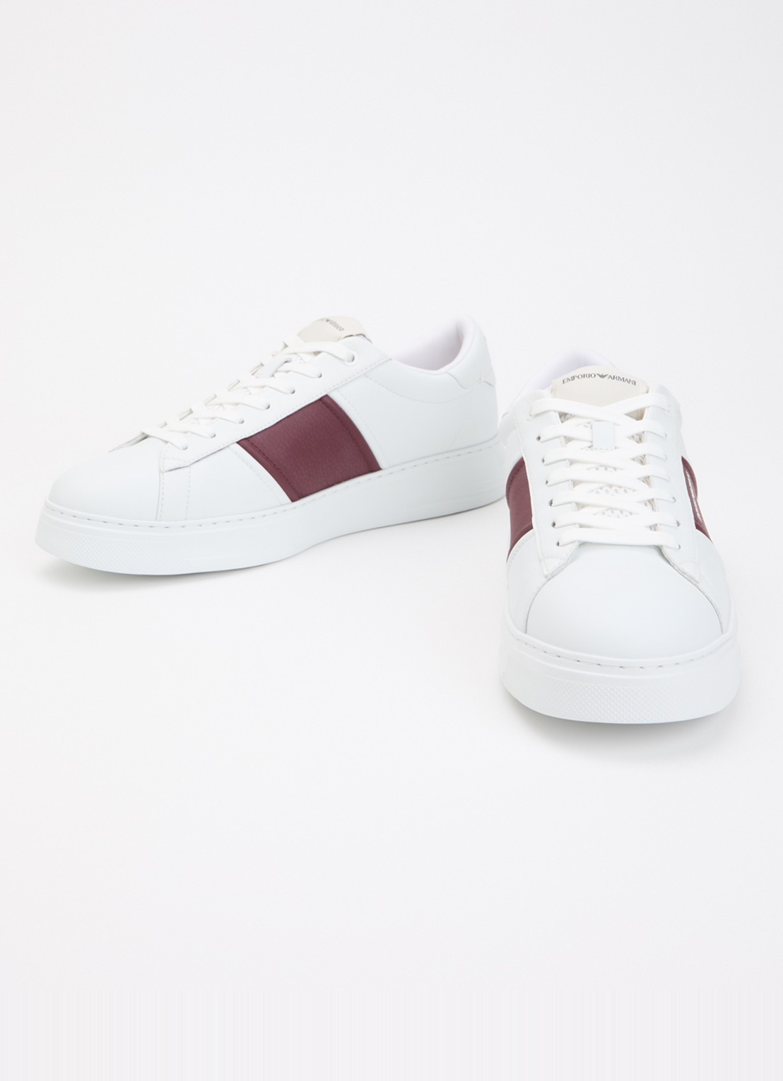 Armani Sneaker van leer met logo - detail bordeauxrood