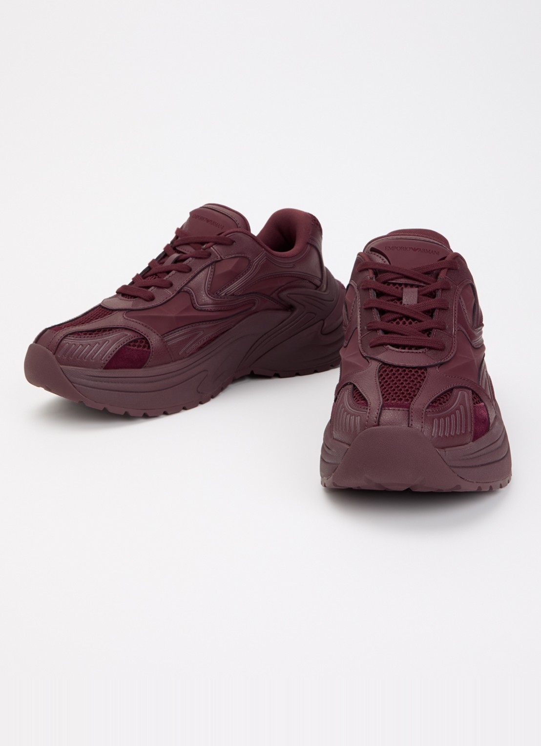 Armani Sneaker van leer met mesh details  - detail aubergine