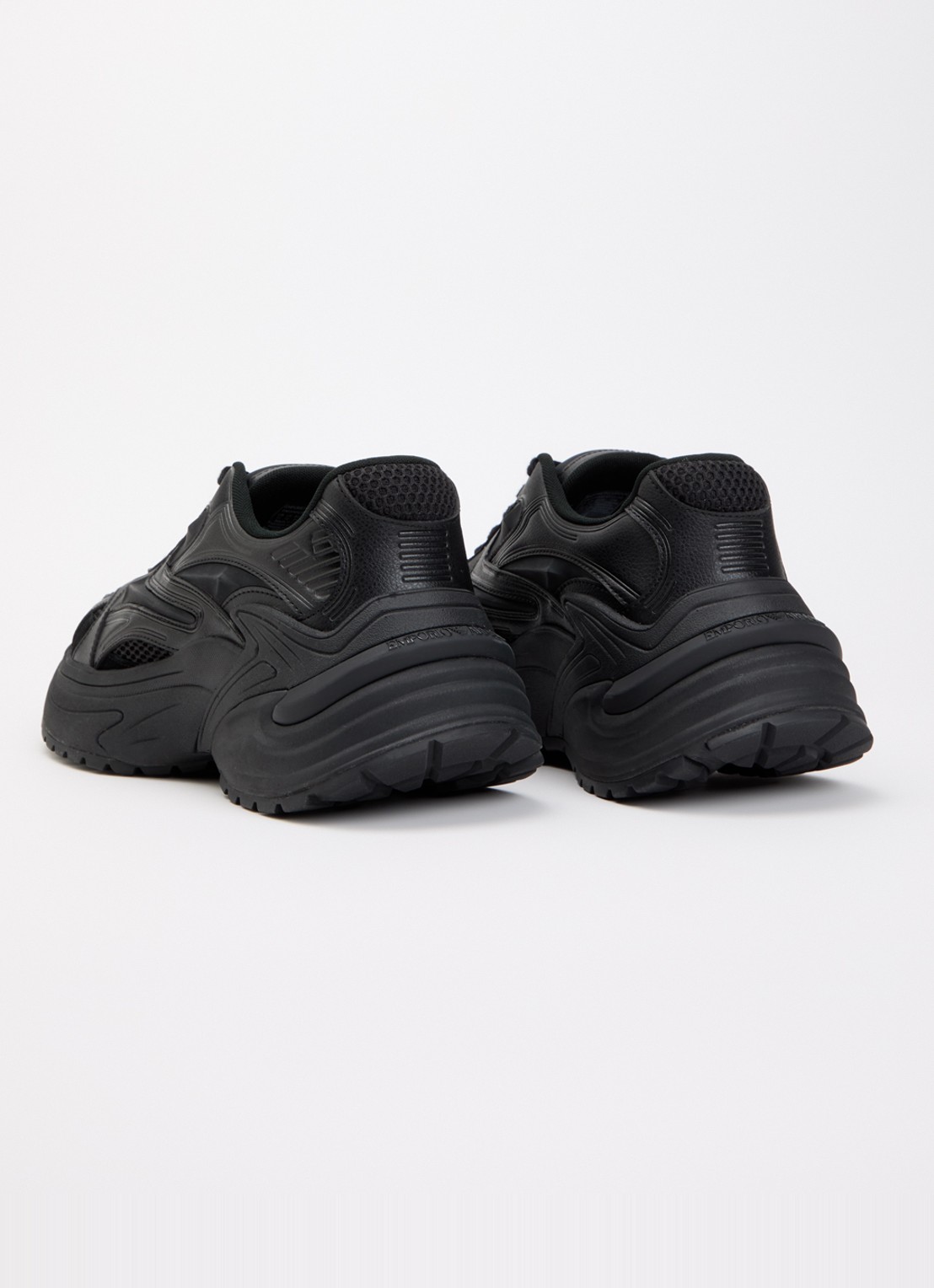 Armani Sneaker van leer met mesh details  - achterkant zwart