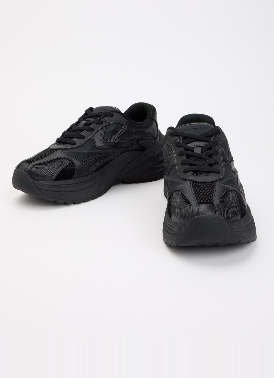Armani Sneaker van leer met mesh details  - detail 3 zwart