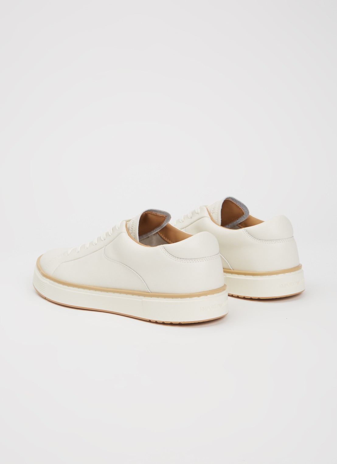 Armani Sneaker van leer - achterkant 2 gebroken wit