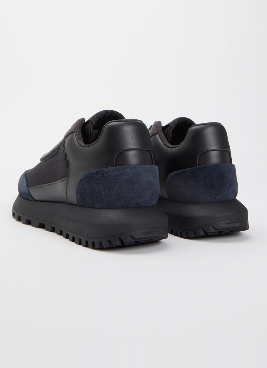 Armani Sneaker van mesh met details van suède en fluweel - achterkant donkerblauw
