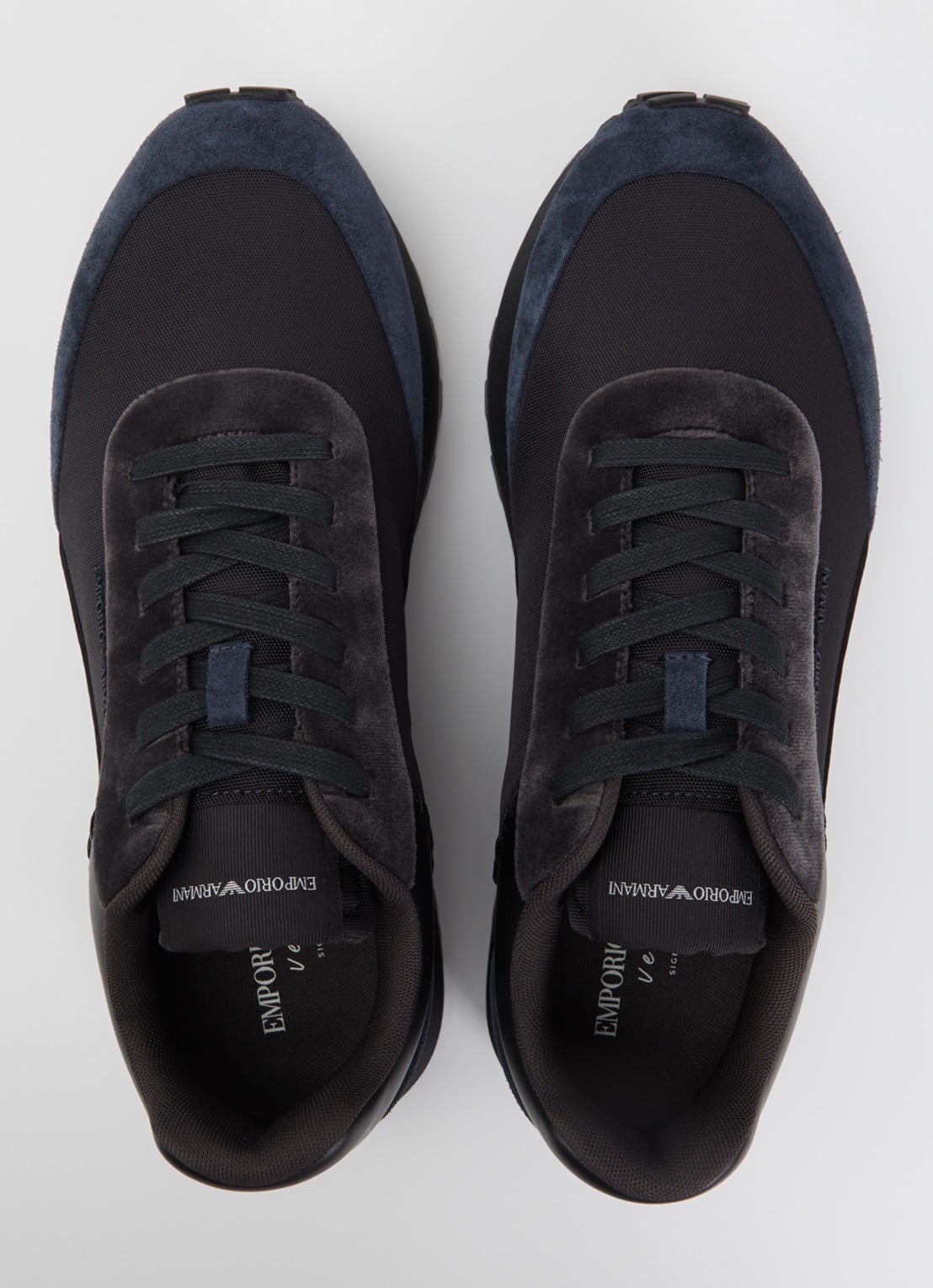 Armani Sneaker van mesh met details van suède en fluweel - detail 3 donkerblauw