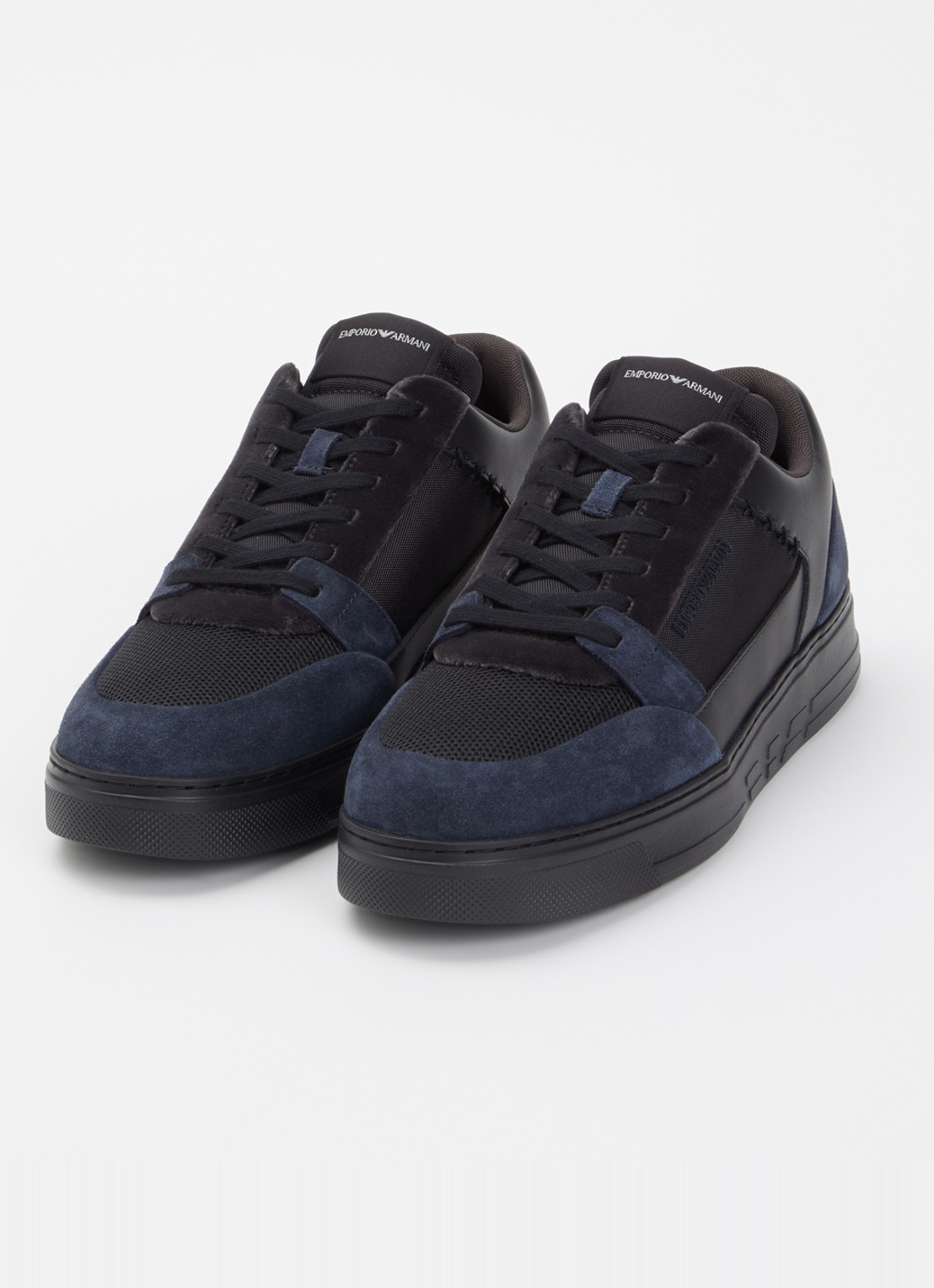 Armani Sneaker van mesh met suède details - detail 2 donkerblauw