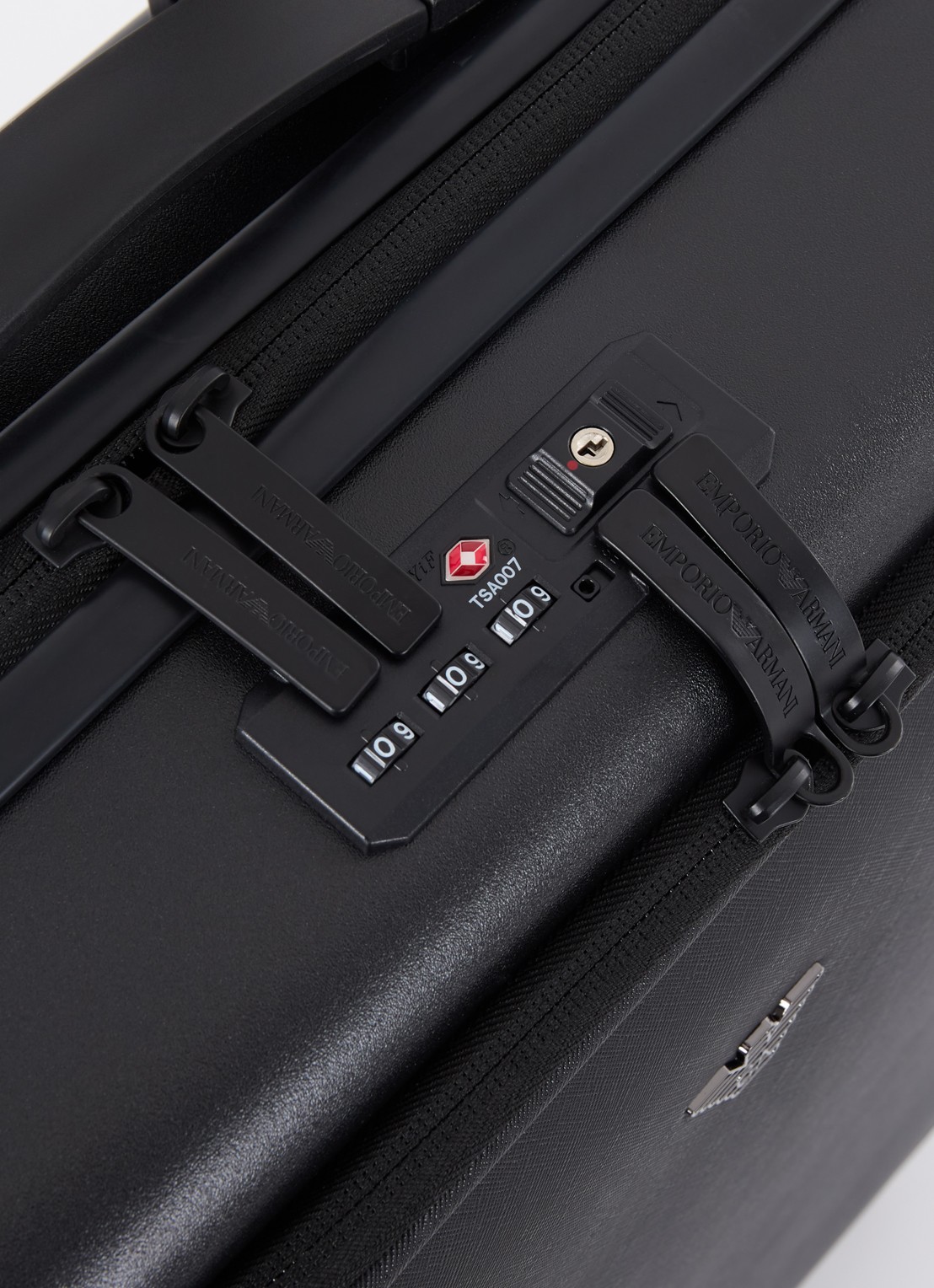 Armani Spinner 55,5 cm - detail 4 zwart
