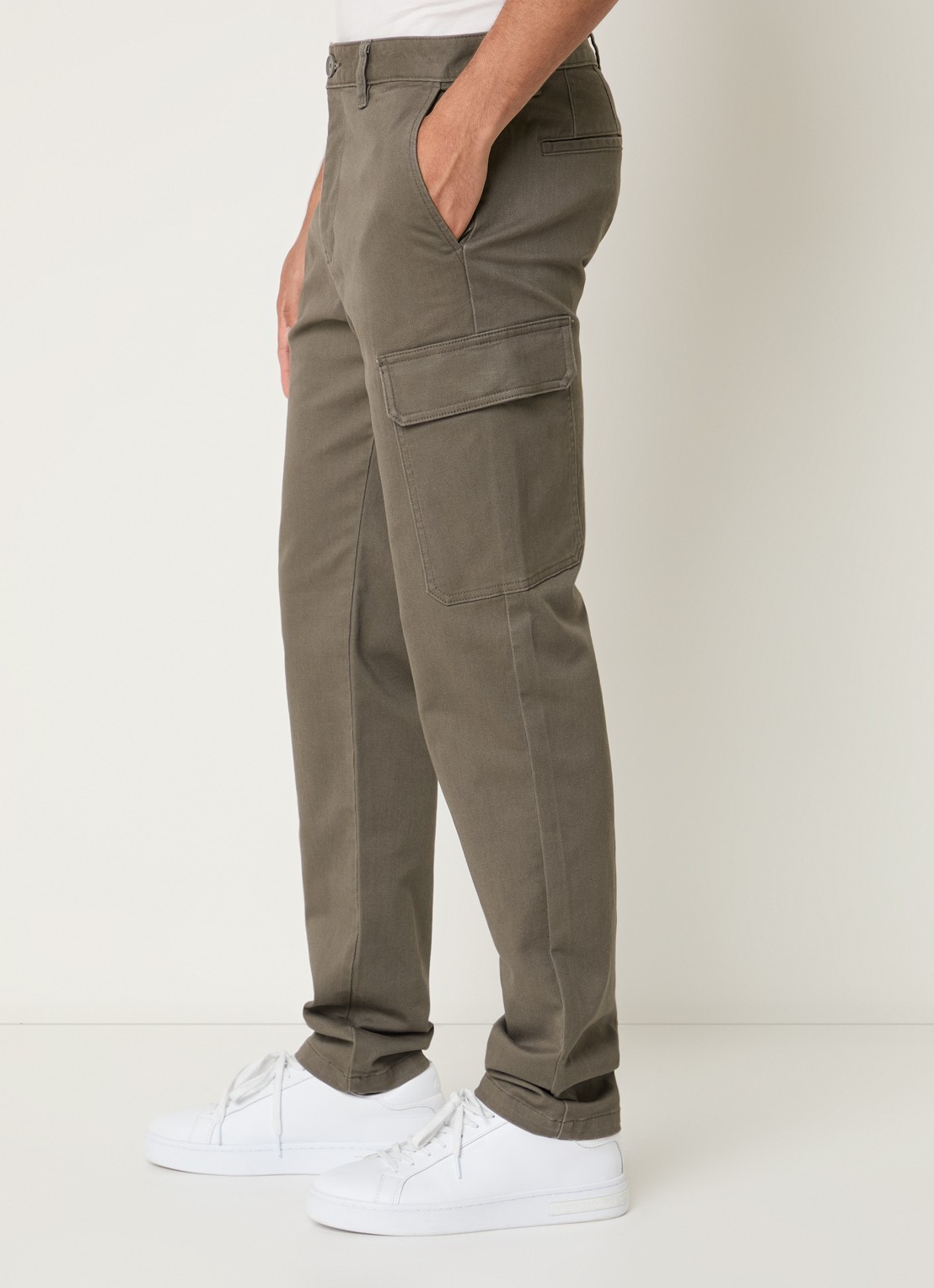 Armani Straight fit chino met klepzakken - detail 2 donkerkhaki