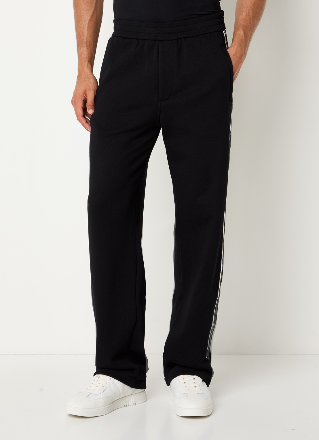 Armani Straight fit joggingbroek met logoborduring en steekzakken - detail zwart