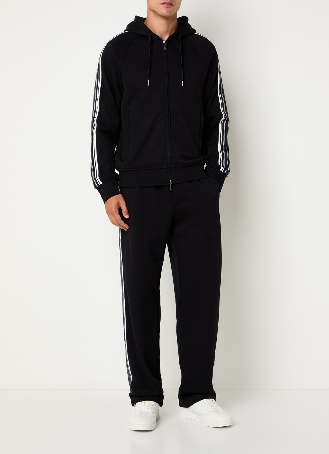 Armani Straight fit joggingbroek met logoborduring en steekzakken - voorkant 4 zwart
