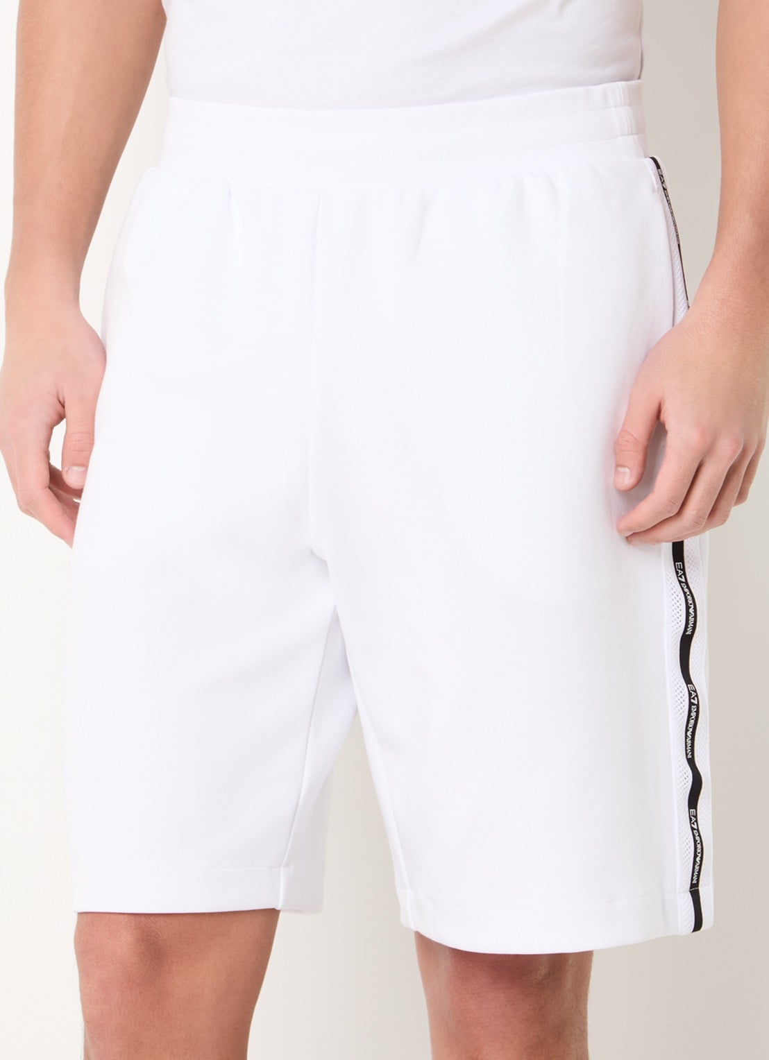Armani Straight fit korte broek met logo - detail 3 wit