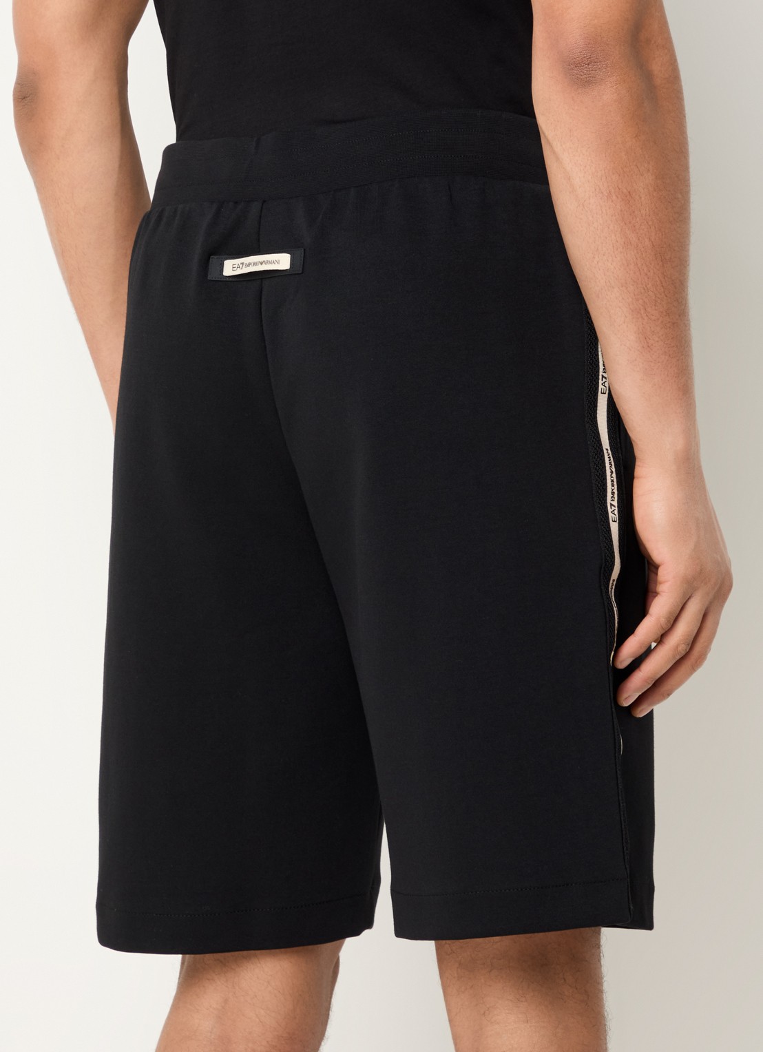 Armani Straight fit korte broek met logo - achterkant 2 zwart