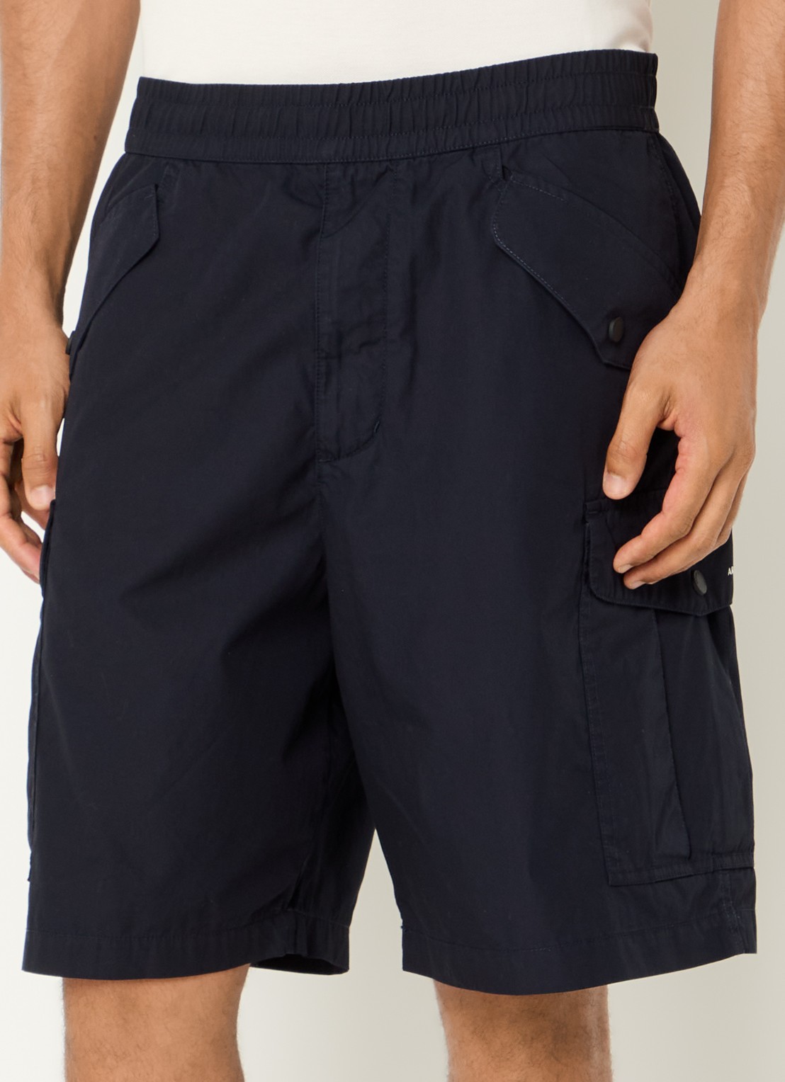 Armani Straight fit korte broek met steekzakken - detail 2 donkerblauw
