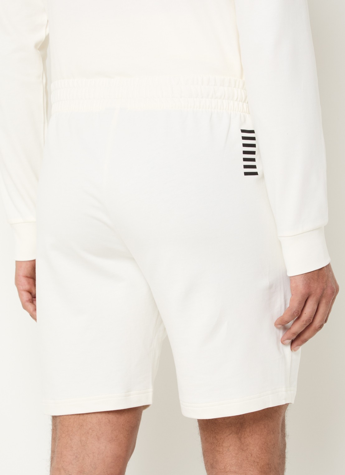 Armani Straight fit korte joggingbroek met logo  - achterkant gebroken wit
