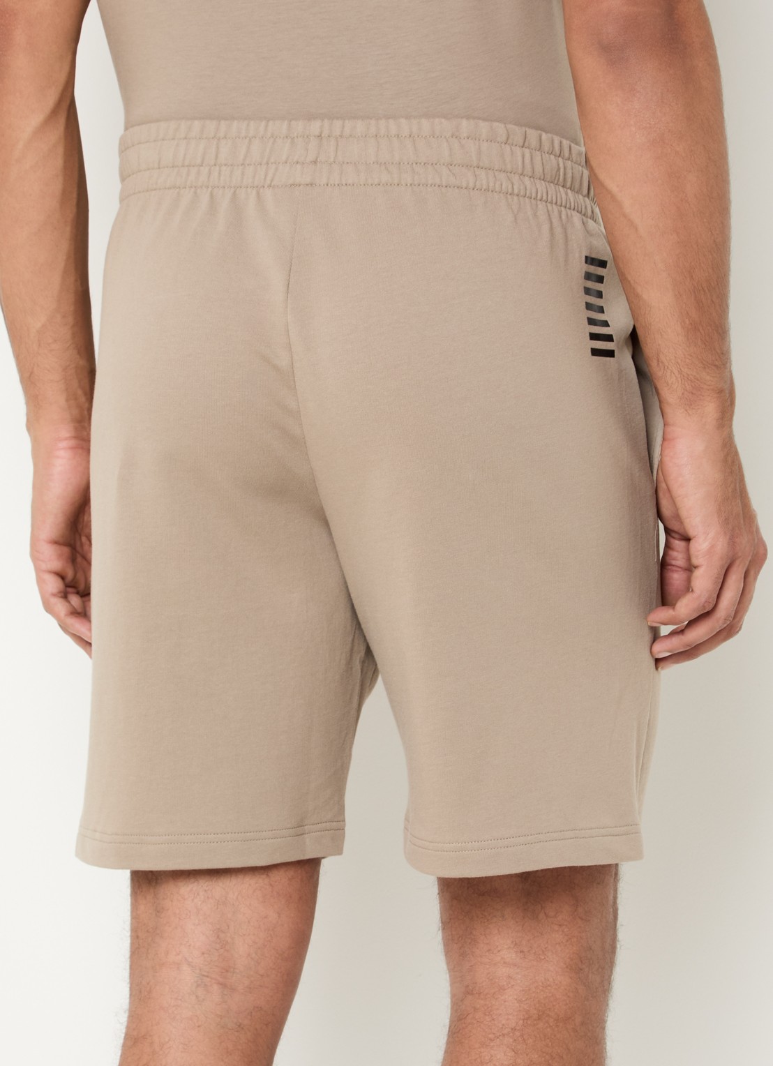 Armani Straight fit korte joggingbroek met logo  - achterkant 4 beige