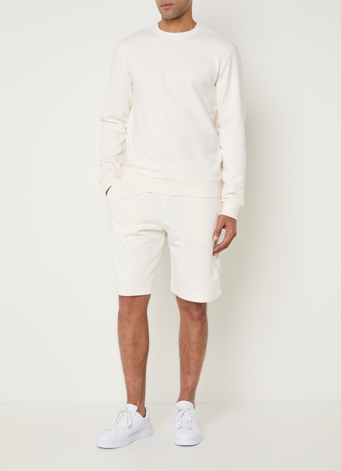 Armani Straight fit korte joggingsbroek met logo en steekzakken - voorkant 4 wit