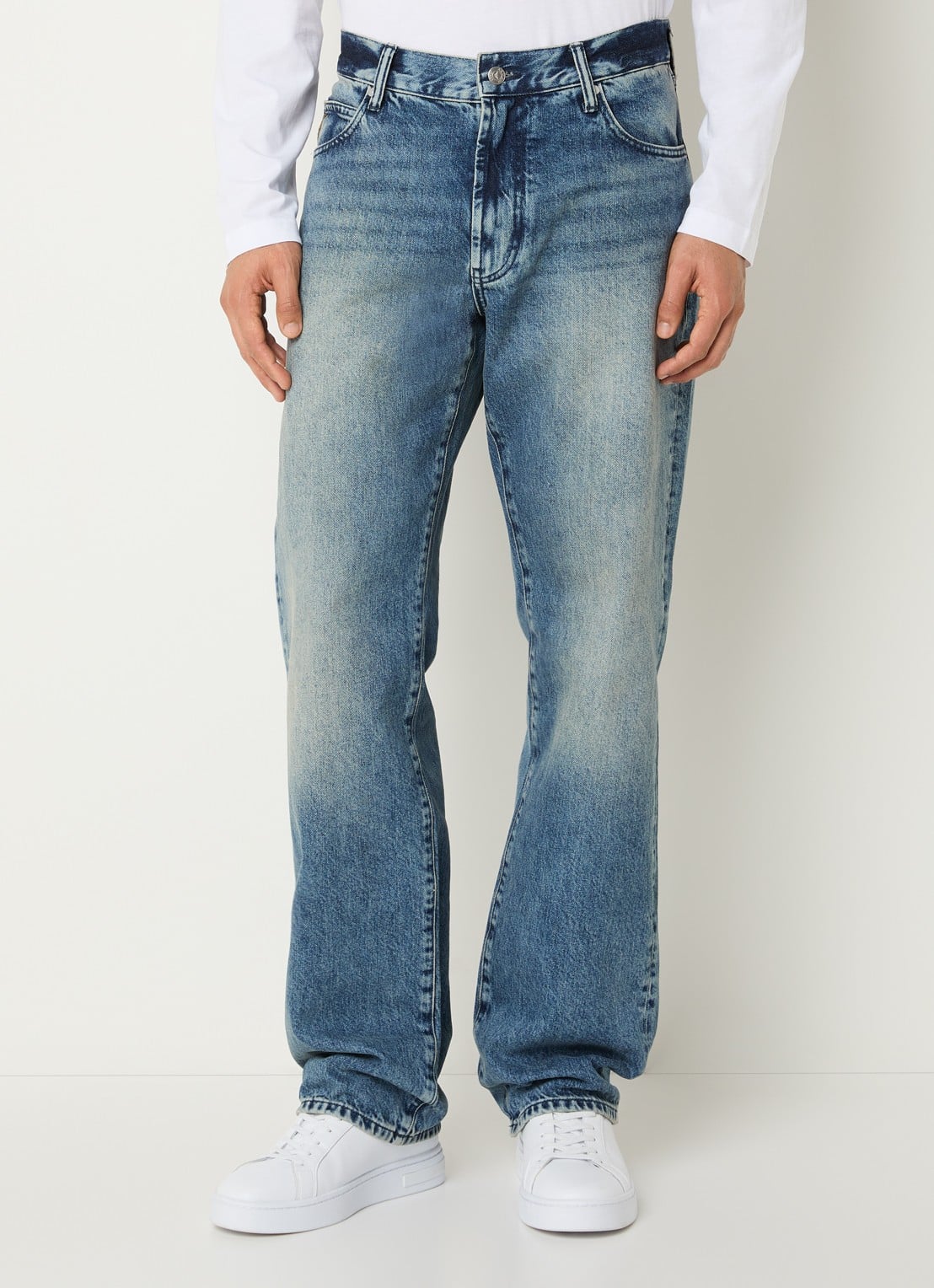 Armani Straight leg jeans met donkere wassing - detail 4 blauw