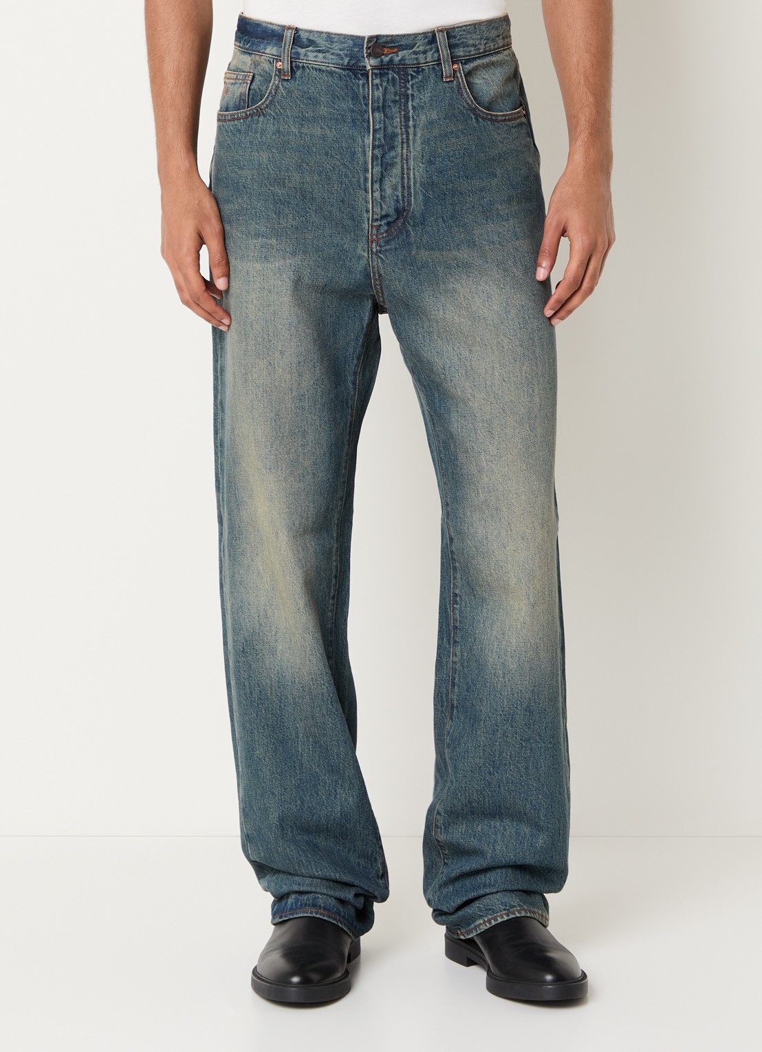 Armani Straight leg jeans met medium wassing en verwassen afwerking - detail indigo