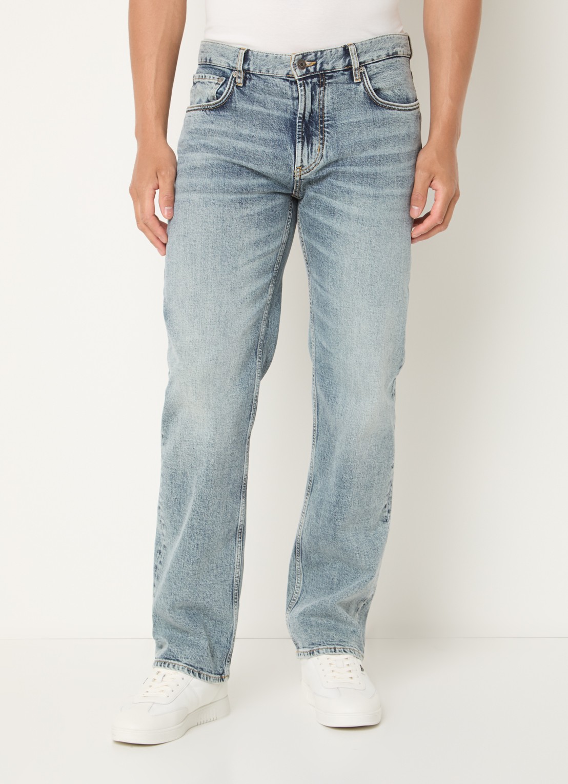 Armani Straight leg jeans met medium wassing - detail 4 indigo