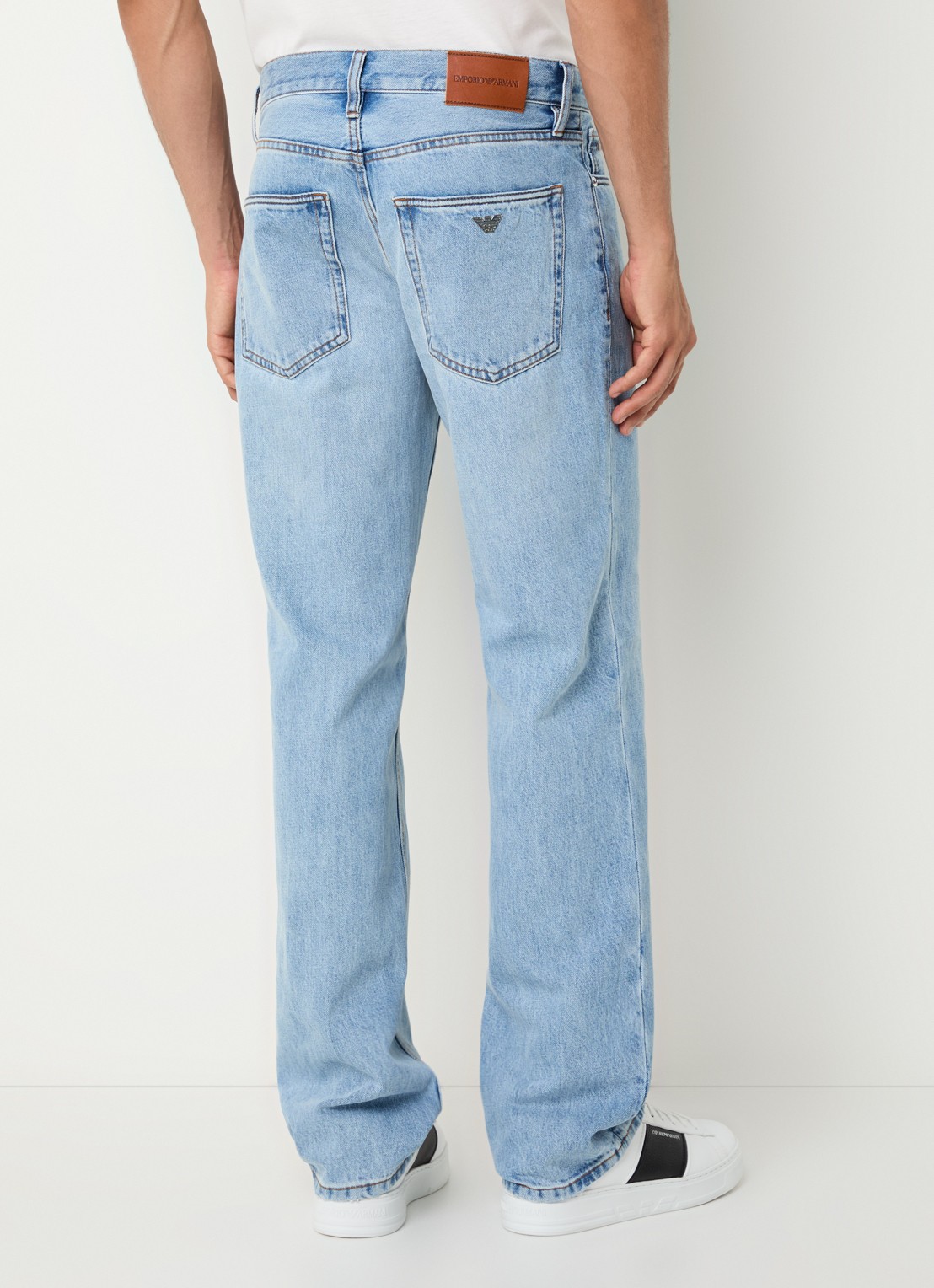 Armani Straight leg jeans met steekzakken - achterkant lichtblauw