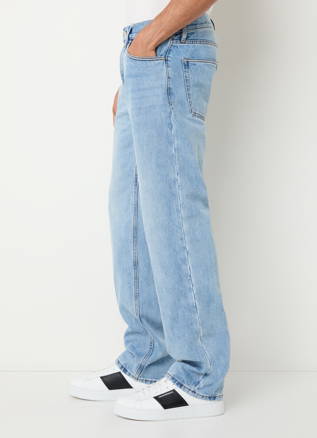 Armani Straight leg jeans met steekzakken - detail 3 lichtblauw