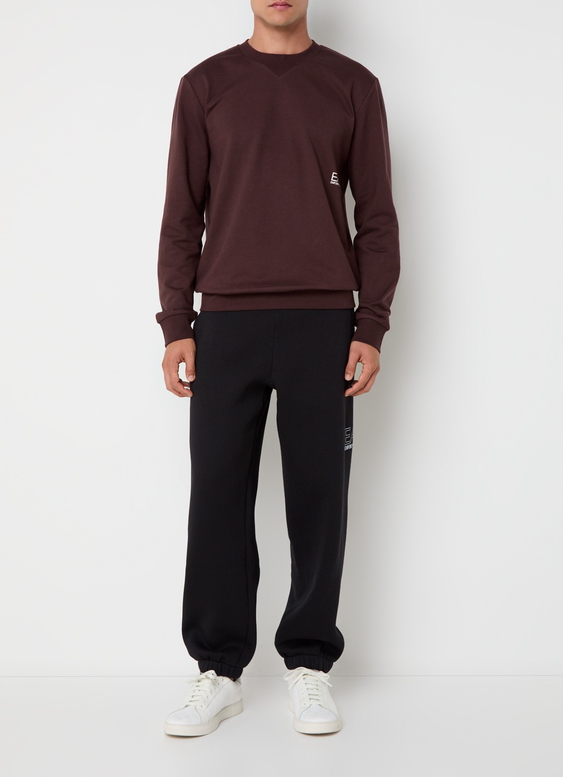 Armani Sweater met logo- en backprint - voorkant 2 hazelnootbruin