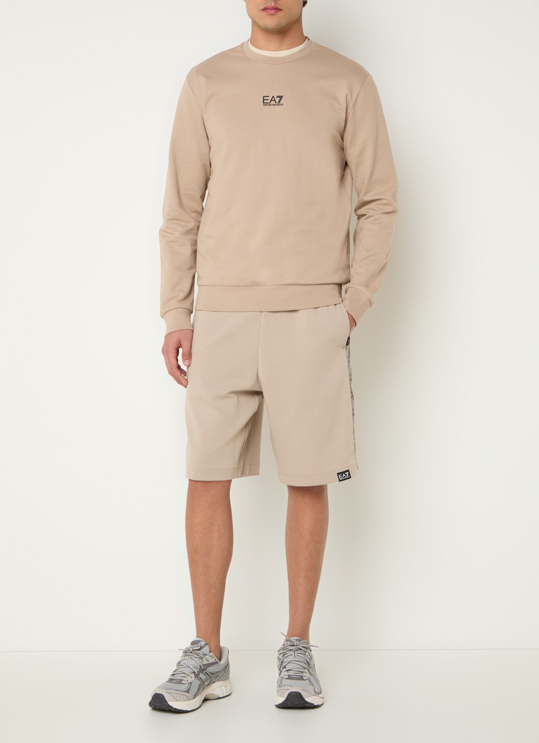 Armani Sweater met logo - voorkant 2 beige