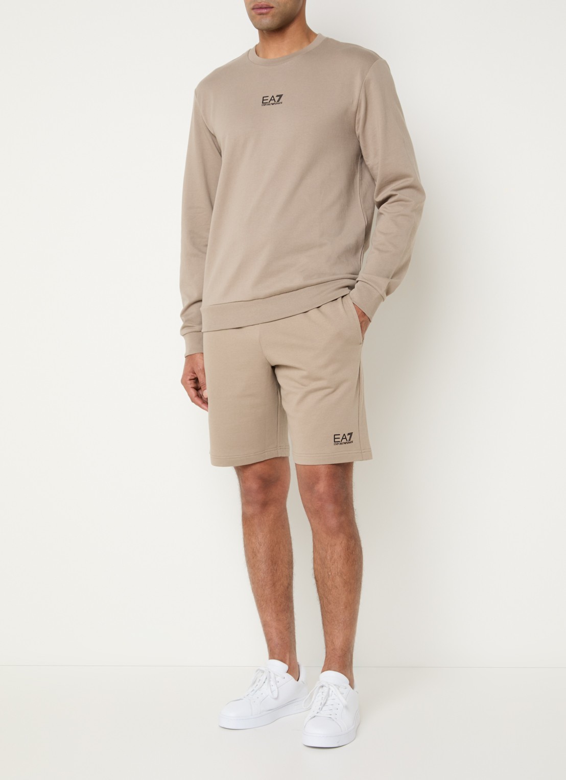 Armani Sweater met logo - voorkant 2 donkerbeige