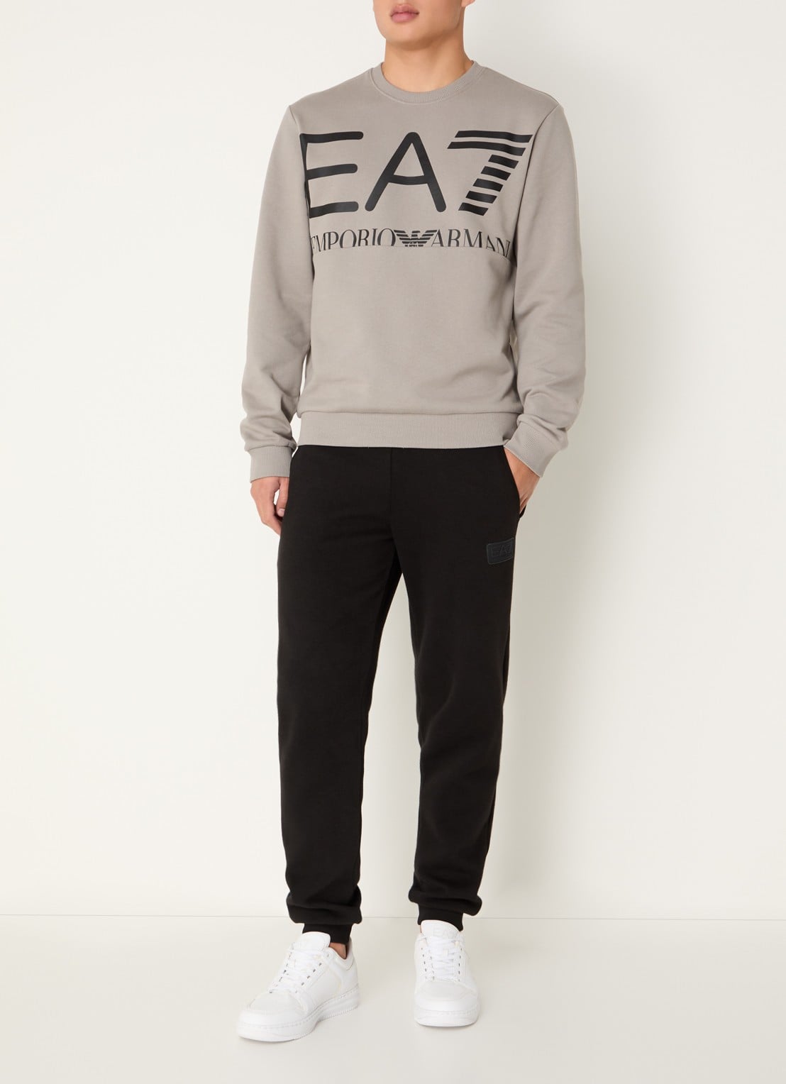 Armani Sweater met logoprint - voorkant 3 donkerbeige
