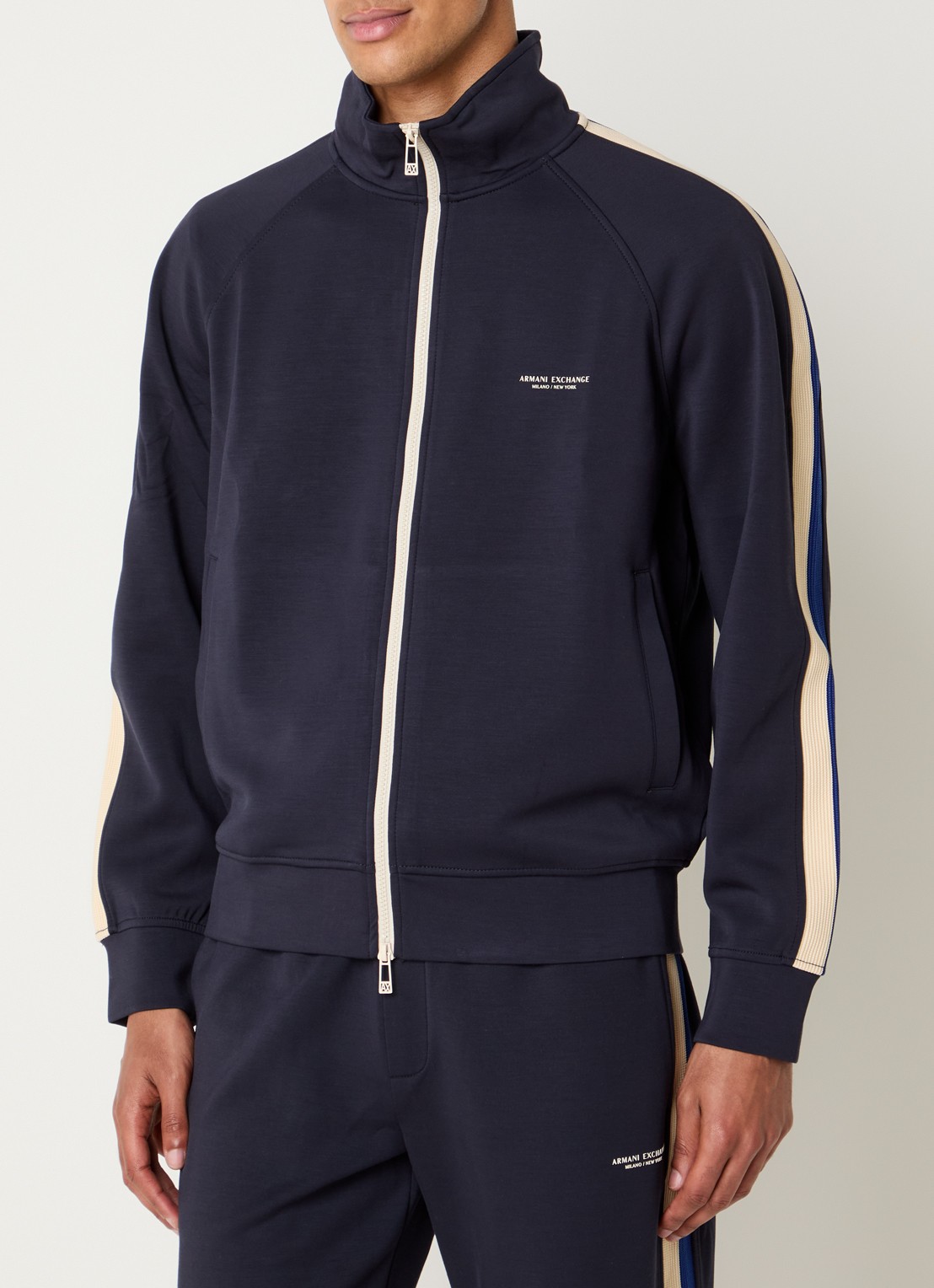Armani Sweatvest met paspelzakken en 3D logo - detail 4 donkerblauw