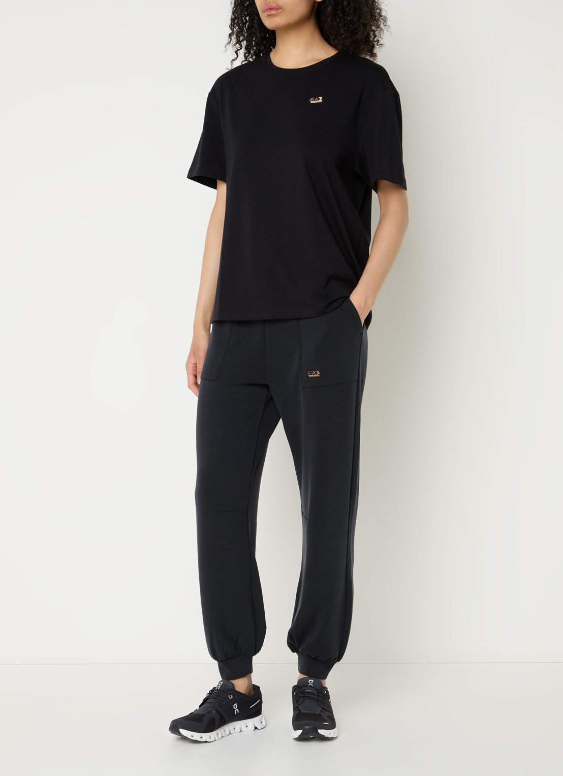 Armani T-shirt in  katoenblend met logo - voorkant 3 zwart