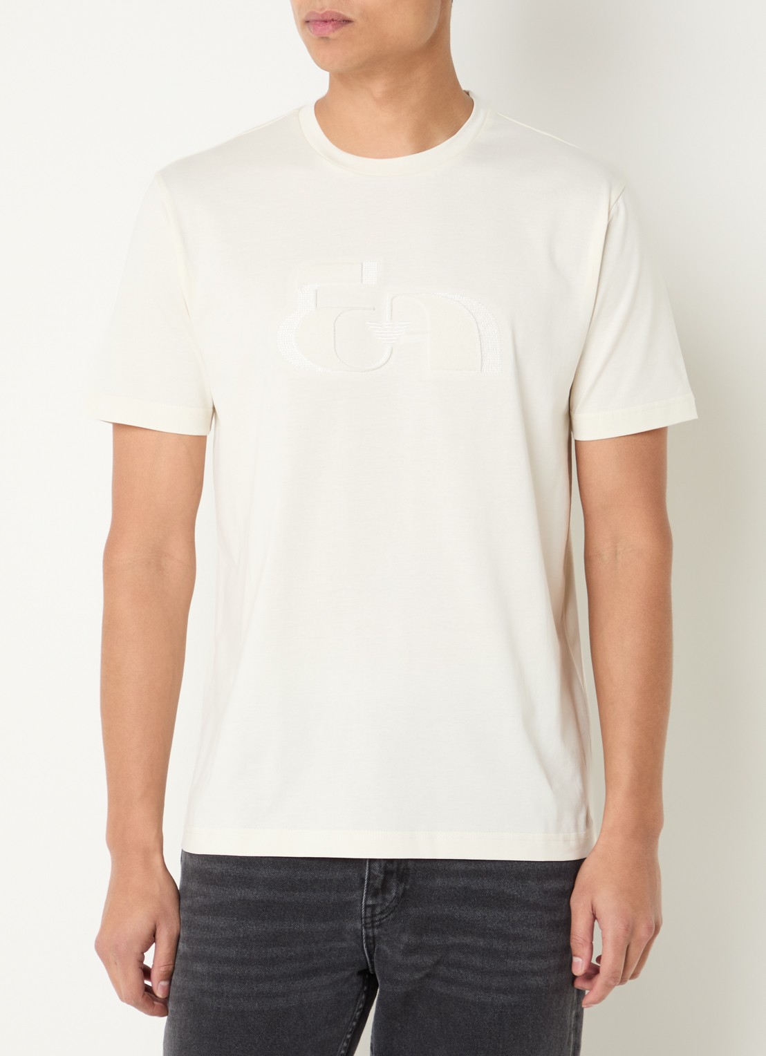 Armani T-shirt met flock logoprint - detail 3 gebroken wit