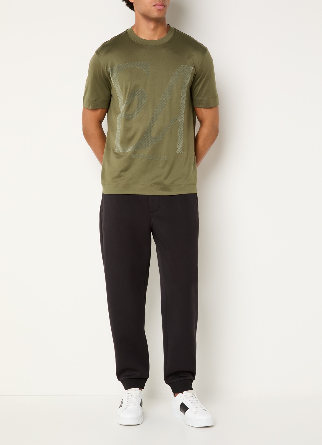Armani T-shirt met flock logoprint - voorkant 4 bronsgroen