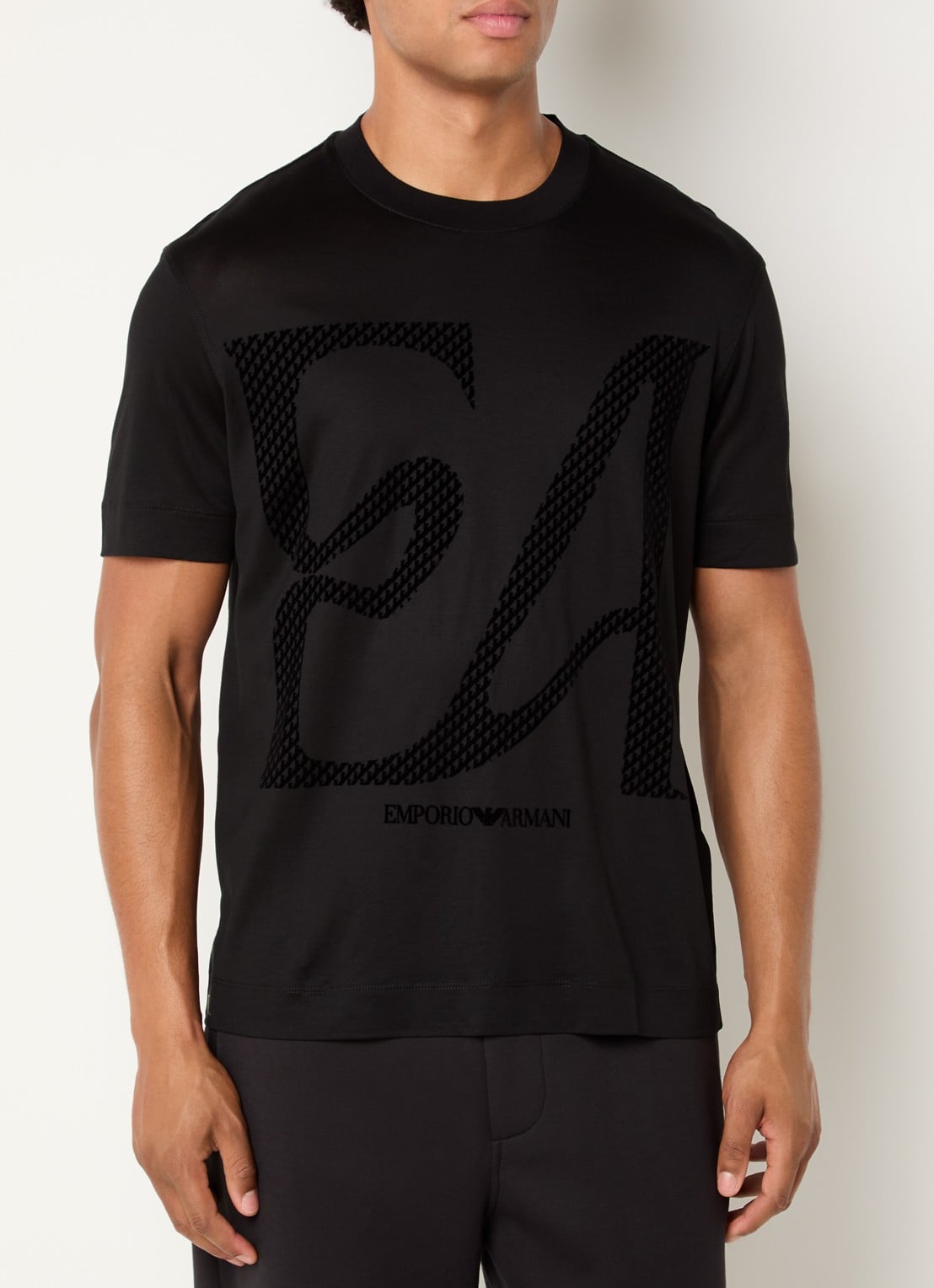 Armani T-shirt met flock logoprint - detail 2 zwart