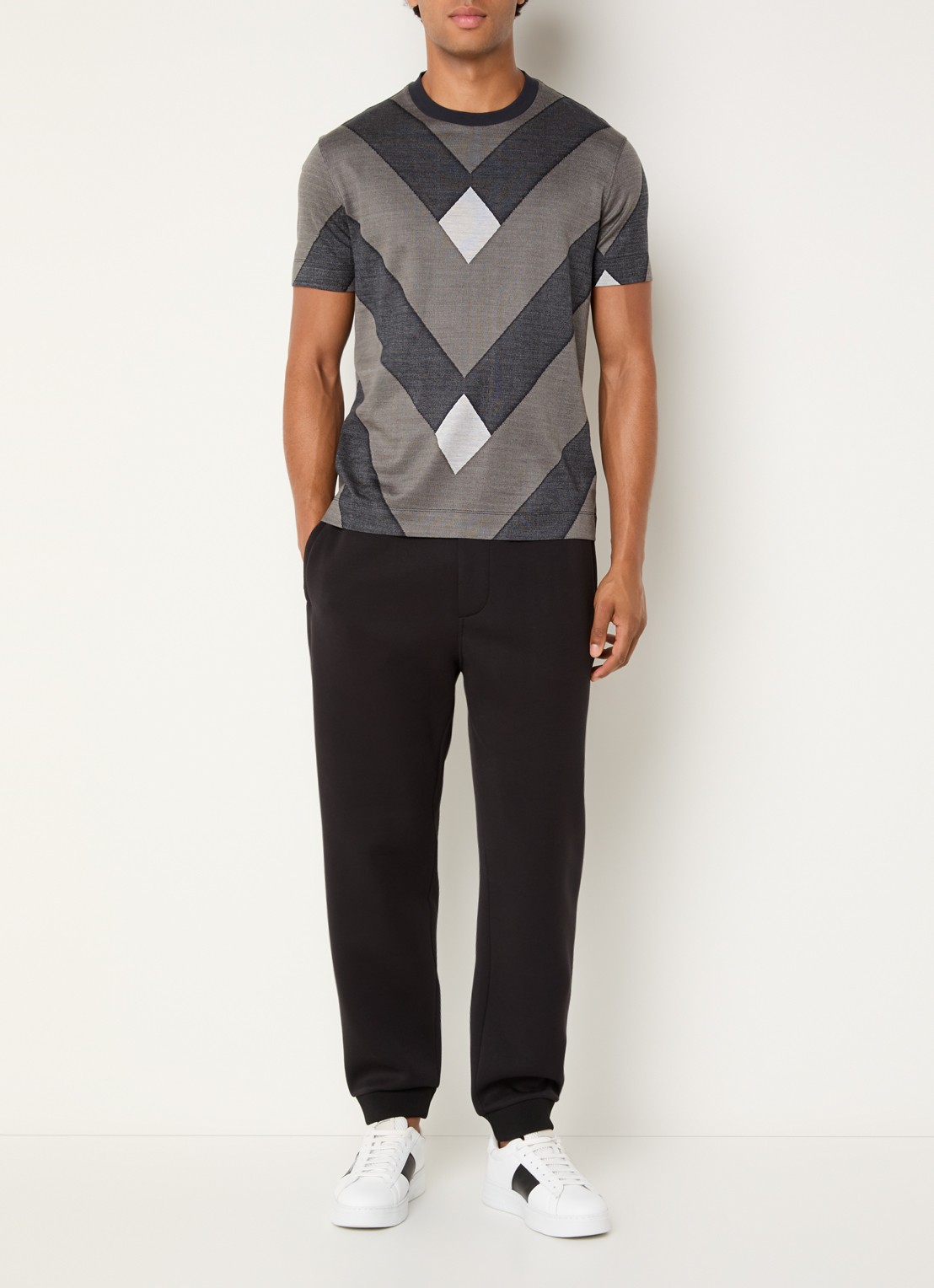 Armani T-shirt met grafische print - voorkant 4 middengrijs
