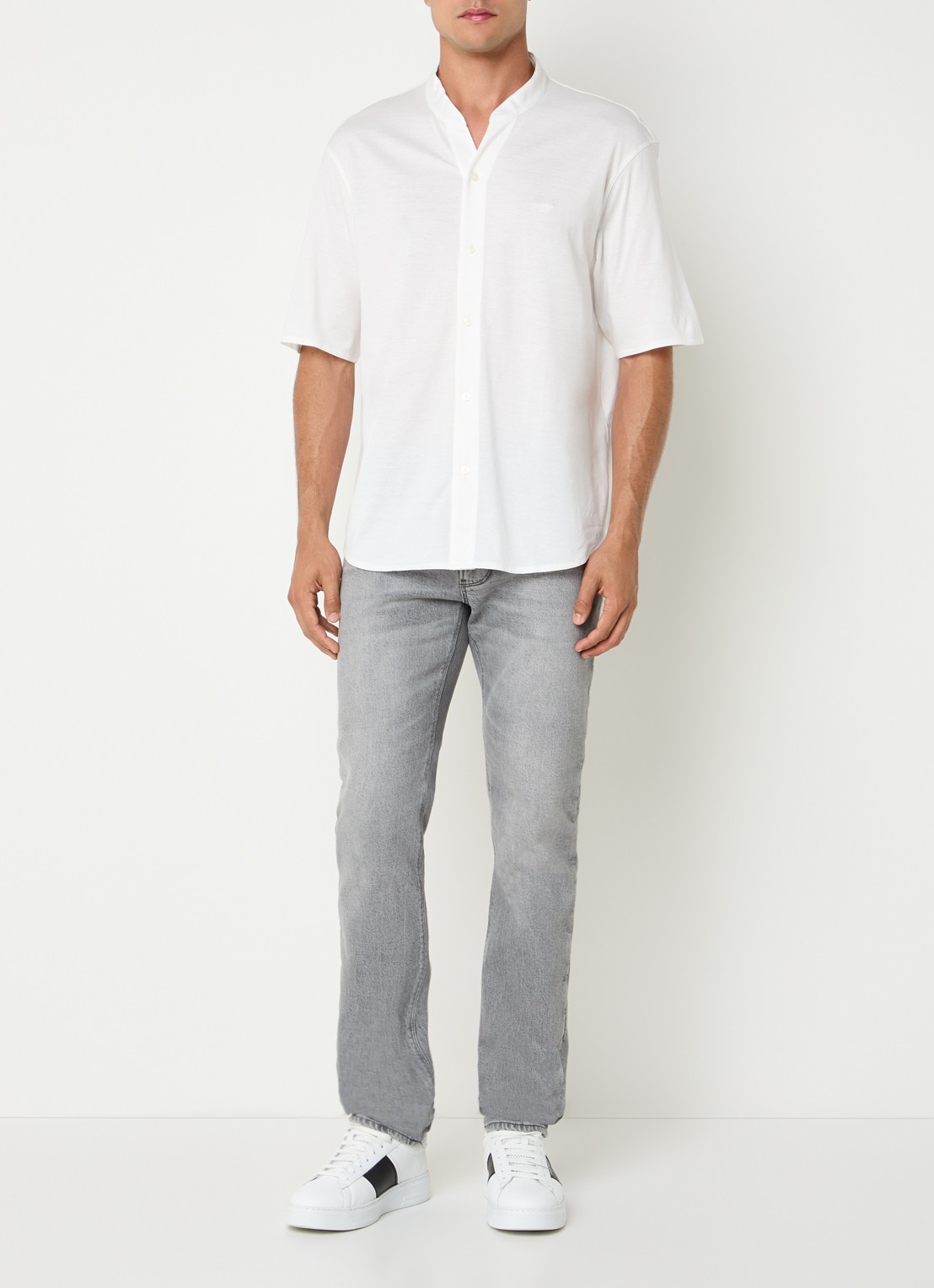 Armani T-shirt met knoopsluiting - voorkant 2 wit