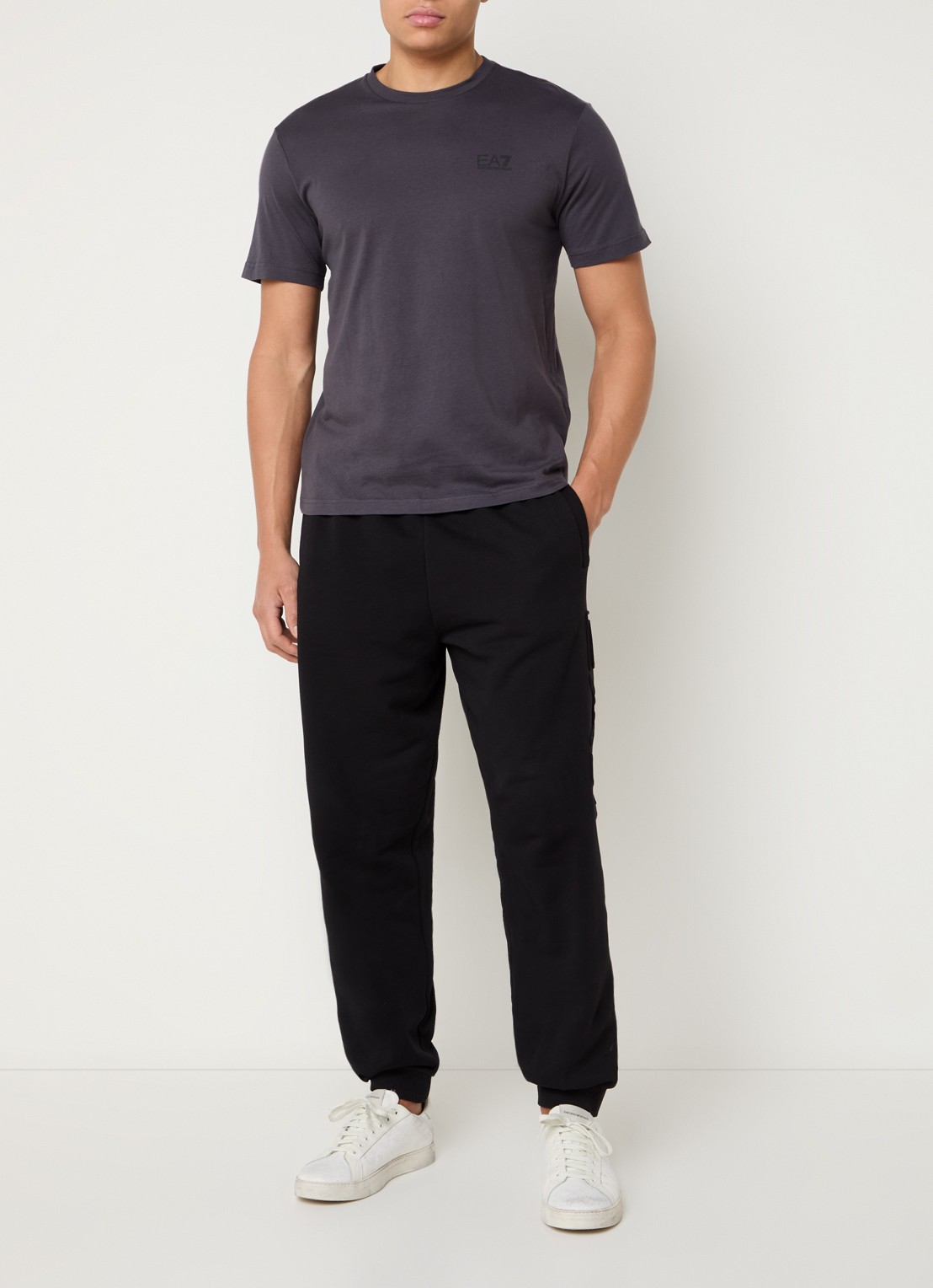 Armani T-shirt met logo- en backprint - voorkant 4 donkergrijs