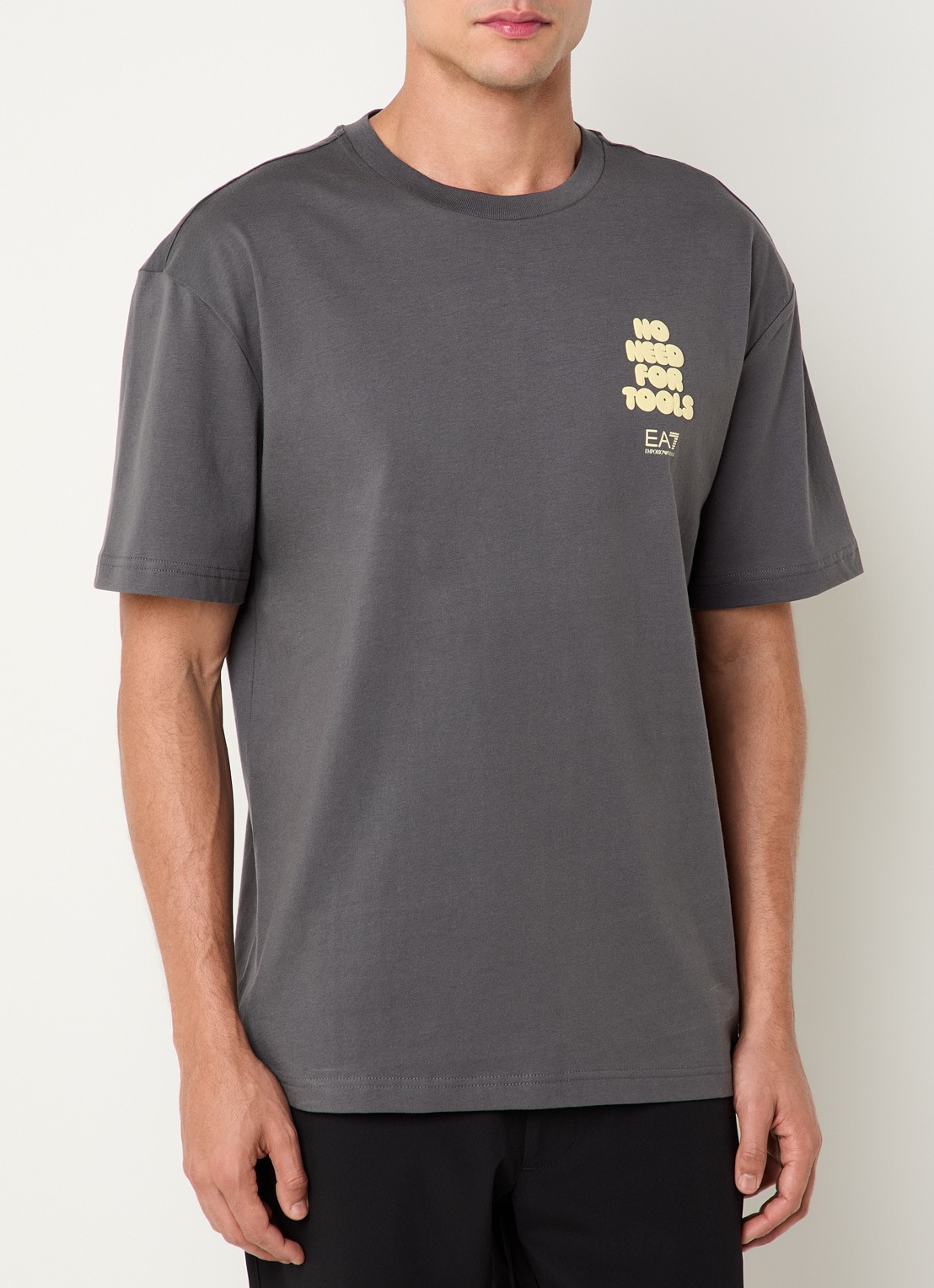 Armani T-shirt met logo- en backprint - achterkant grijs
