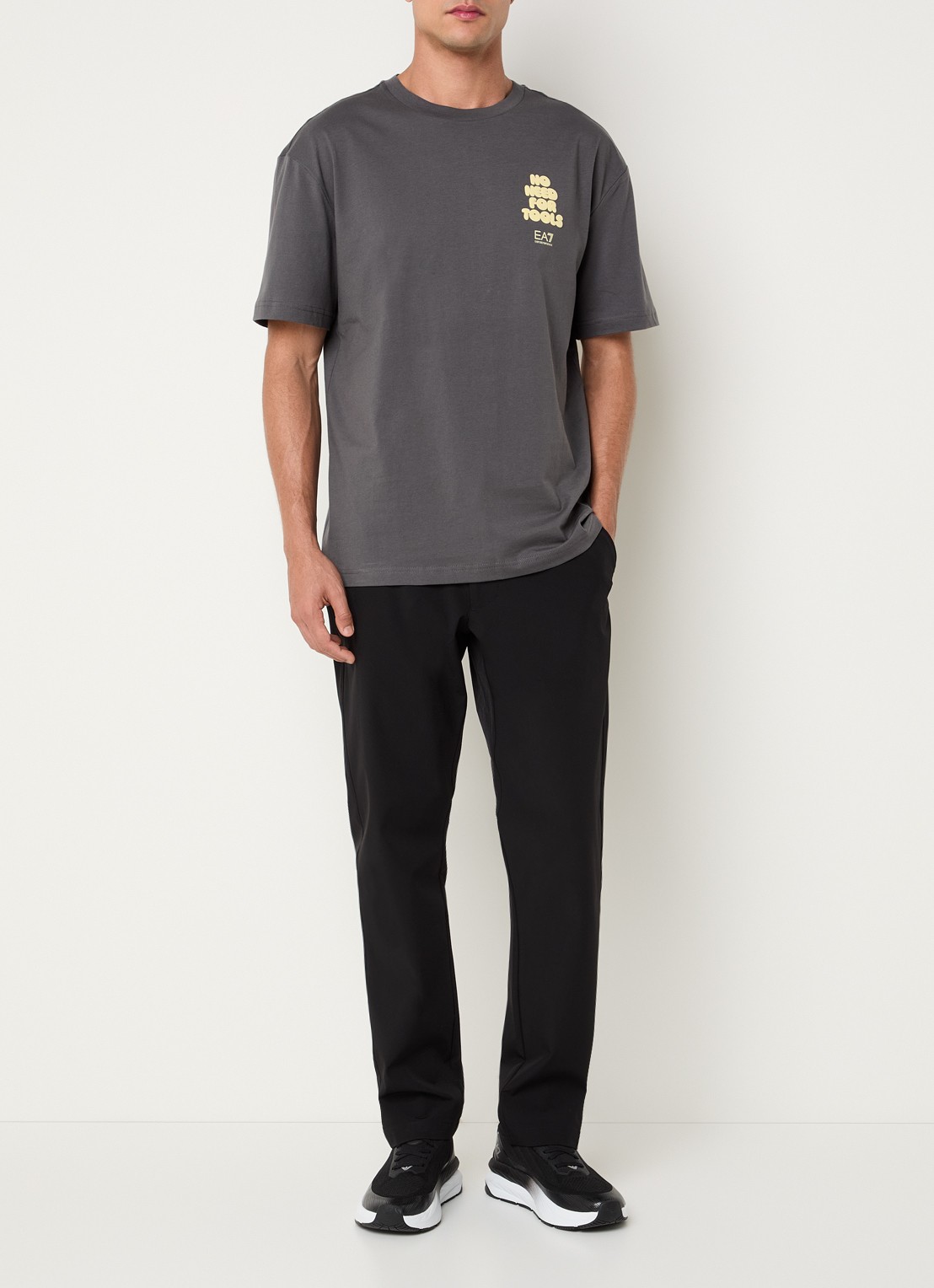 Armani T-shirt met logo- en backprint - voorkant 4 grijs