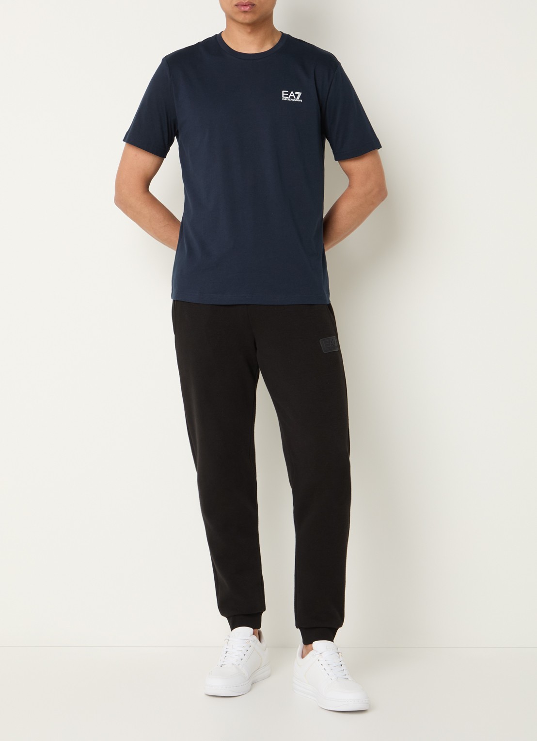 Armani T-shirt met logo- en backprint - voorkant 4 donkerblauw