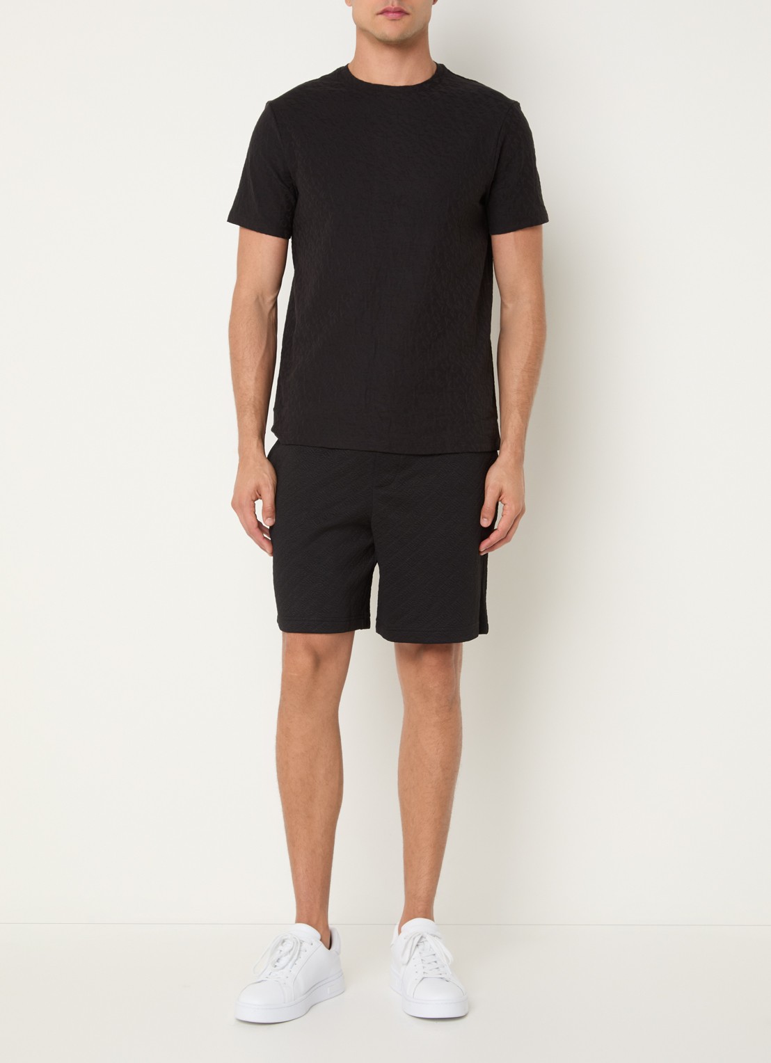 Armani T-shirt met logo en structuur - voorkant 3 zwart