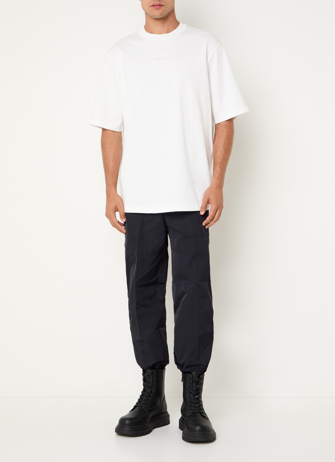 Armani T-shirt met logo - voorkant 3 gebroken wit