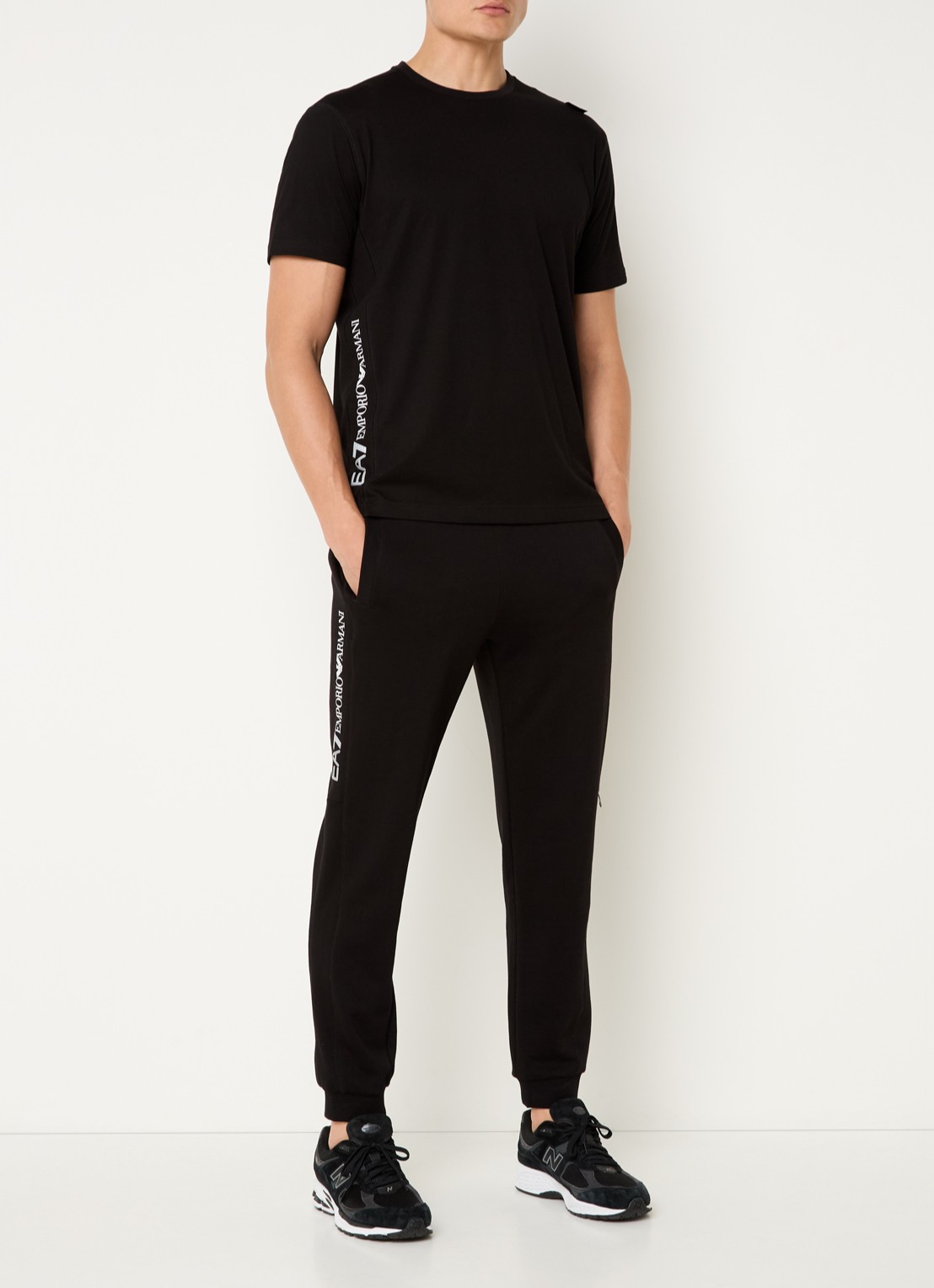 Armani T-shirt met logo - voorkant 3 zwart