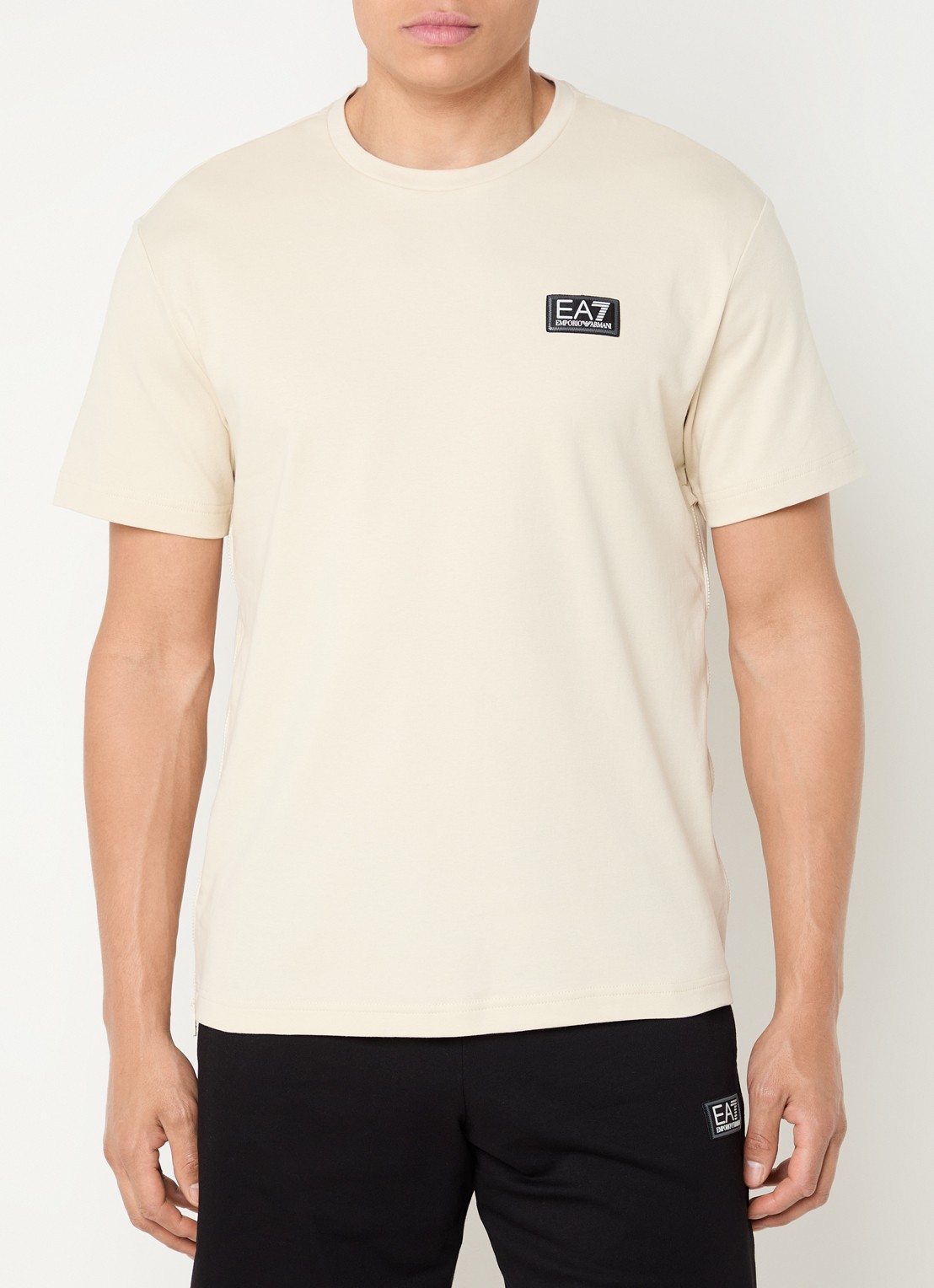 Armani T-shirt met logo - detail 2 beige