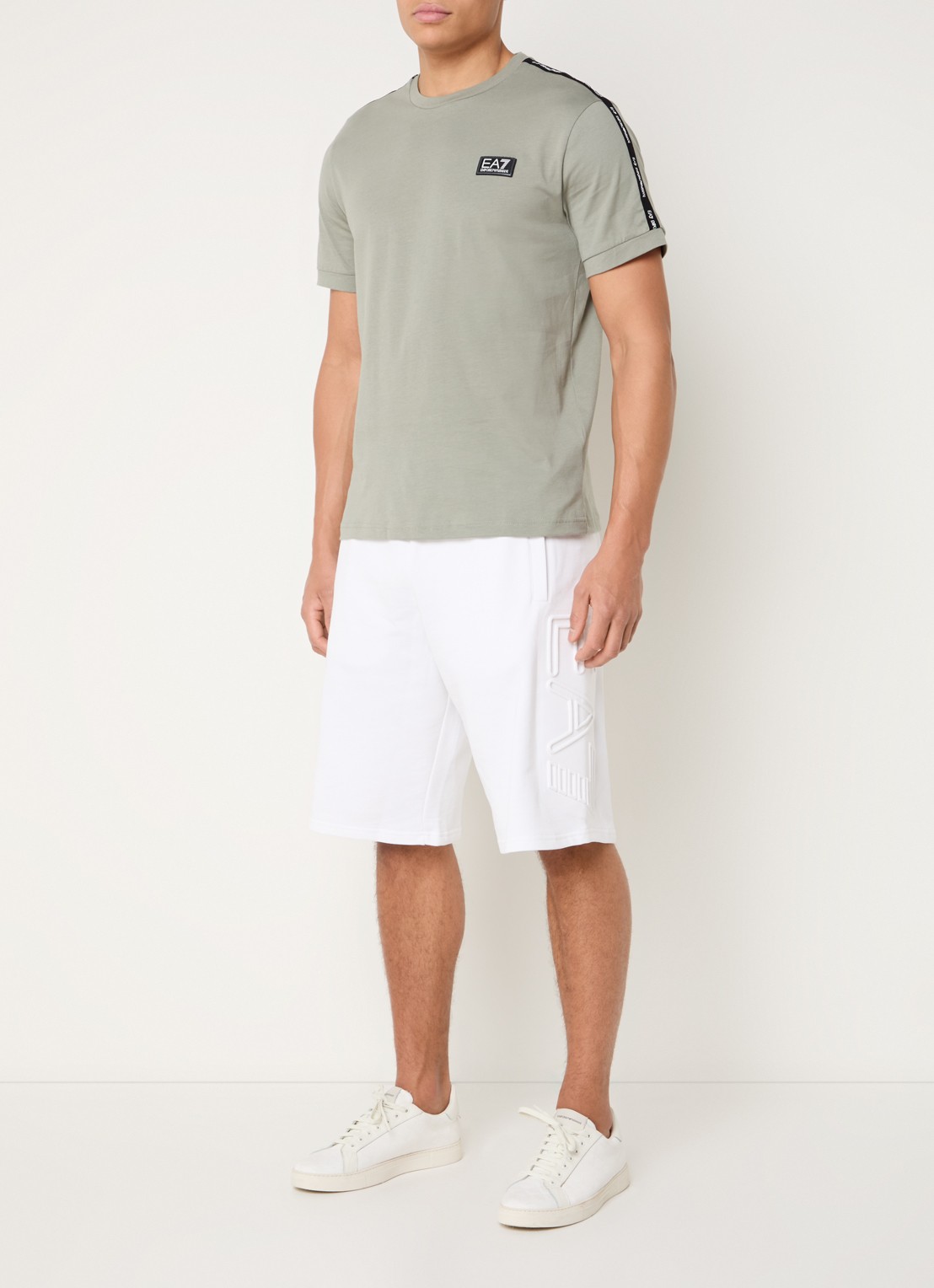 Armani T-shirt met logo - voorkant 3 legergroen