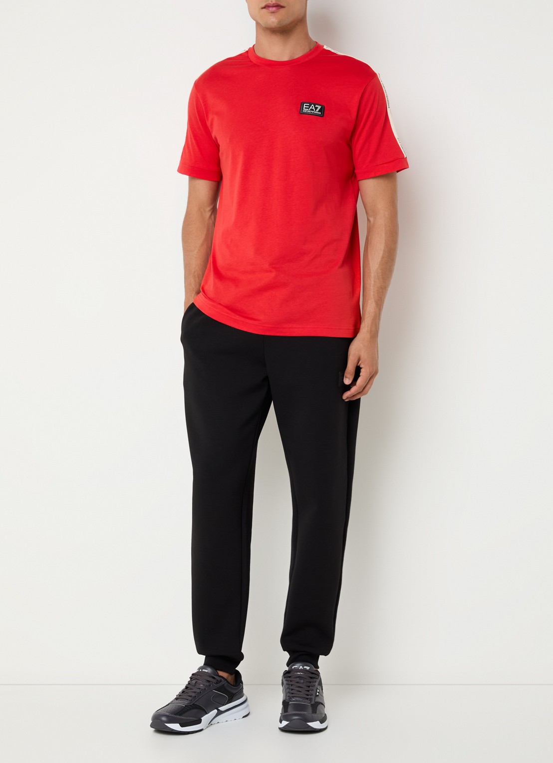Armani T-shirt met logo - voorkant 2 rood